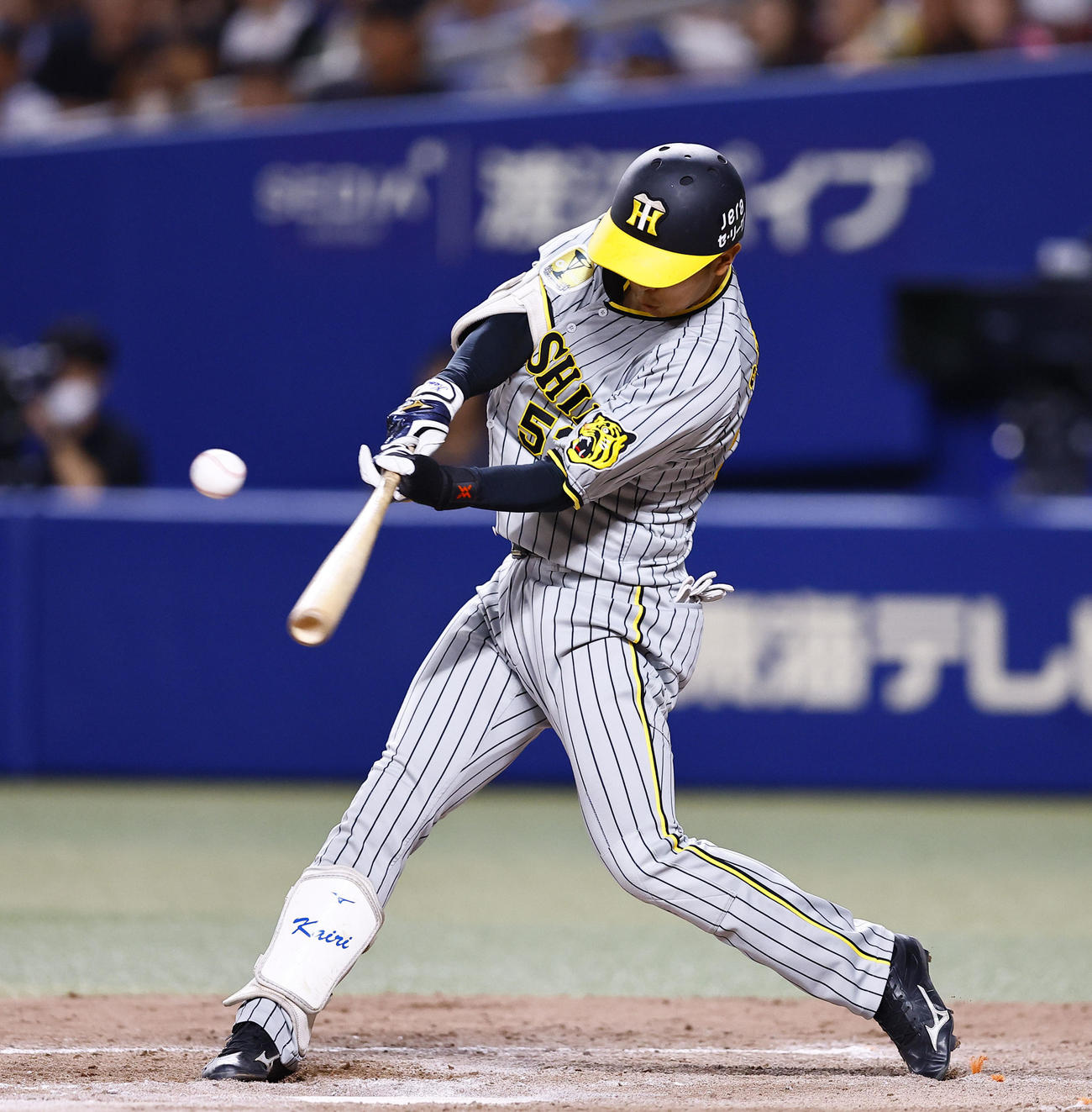 中日対阪神　4回表阪神2死満塁、島田は左前に同点適時打を放つ（撮影・藤尾明華）