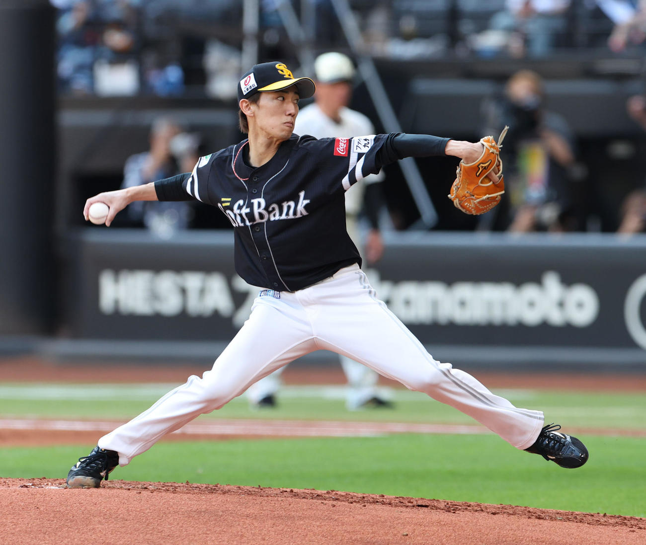 日本ハム対ソフトバンク　ソフトバンク先発の大津（撮影・佐藤翔太）