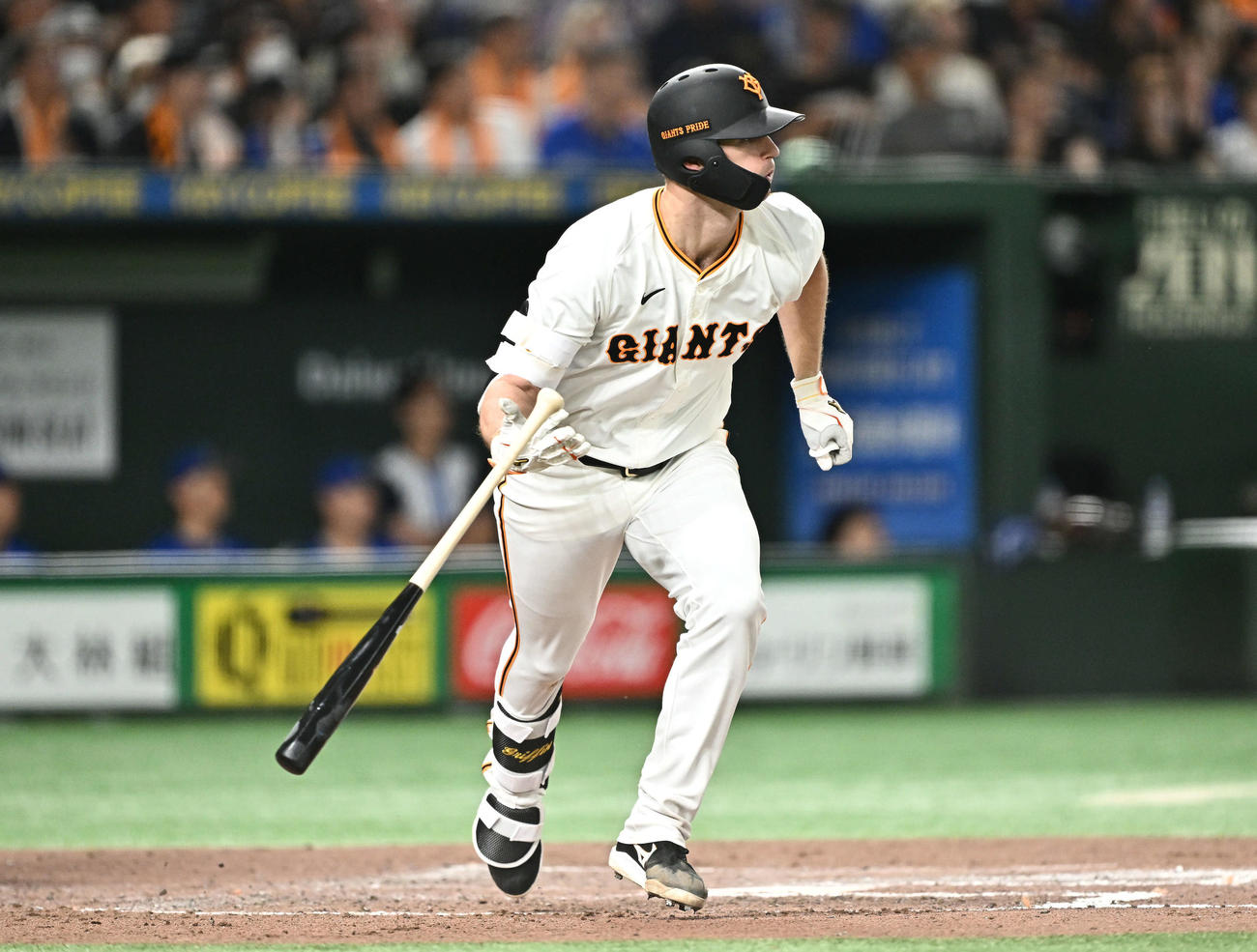巨人対DeNA 6回裏巨人2死二塁、グリフィンは適時二塁打を放つ（撮影・滝沢徹郎）
