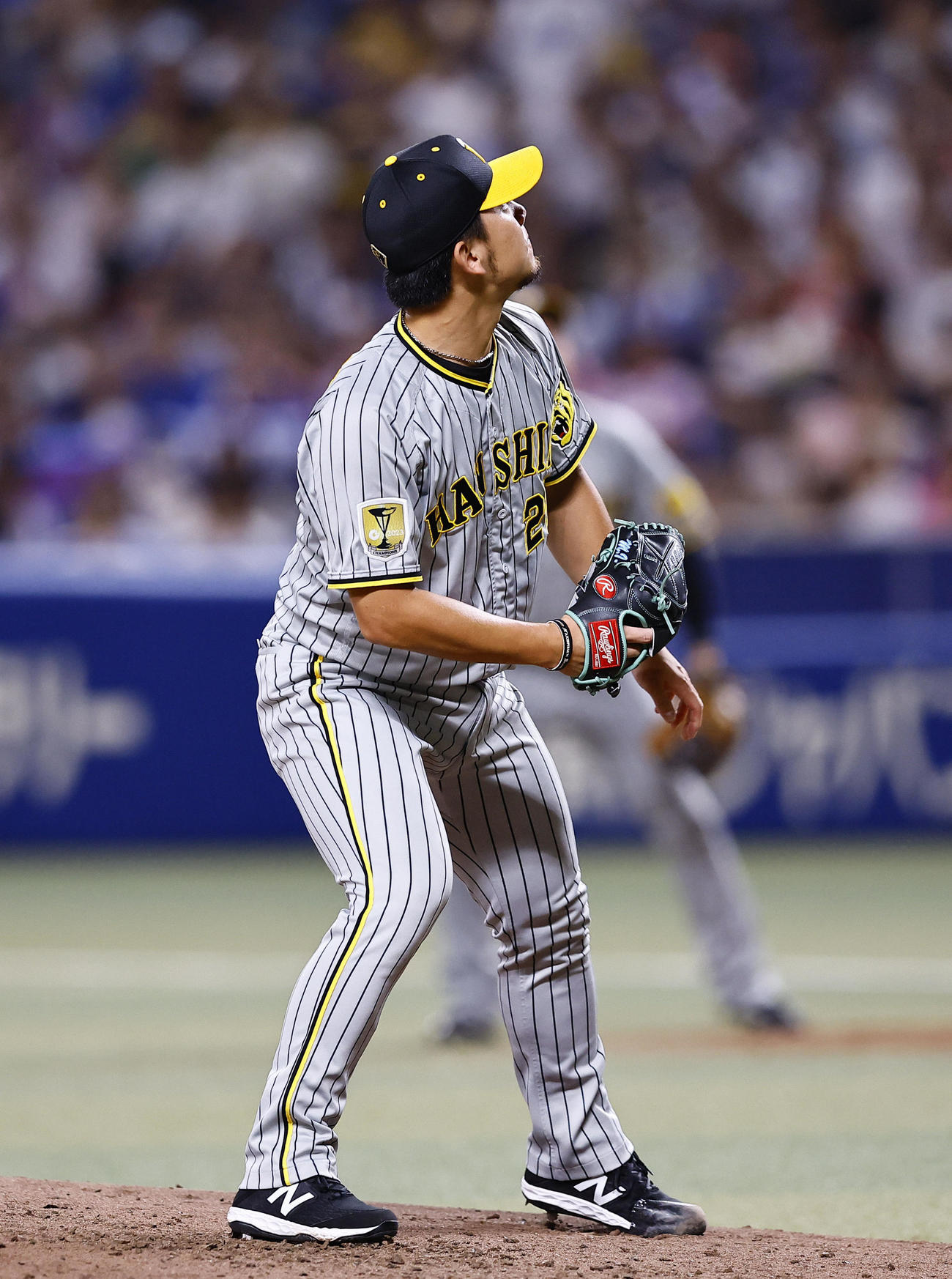 中日対阪神　2回裏中日無死二、三塁、高橋周に3点本塁打を浴びた伊藤将（撮影・藤尾明華）