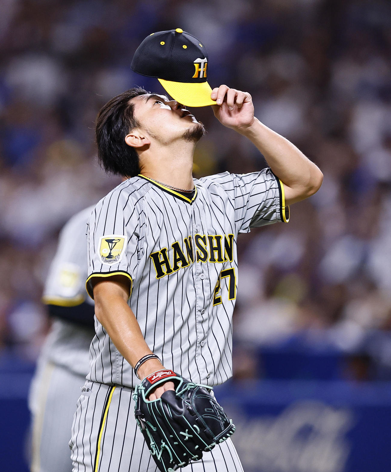 中日対阪神　逆転された2回を終え、ベンチに戻る阪神伊藤将（撮影・藤尾明華）