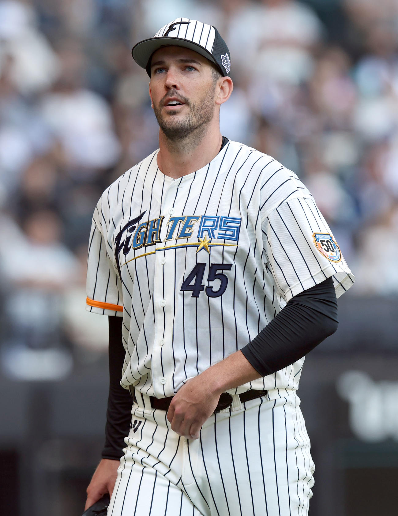 日本ハム対ソフトバンク　4回表、逆転を許しベンチに戻る日本ハム・バーヘイゲン（撮影・佐藤翔太）