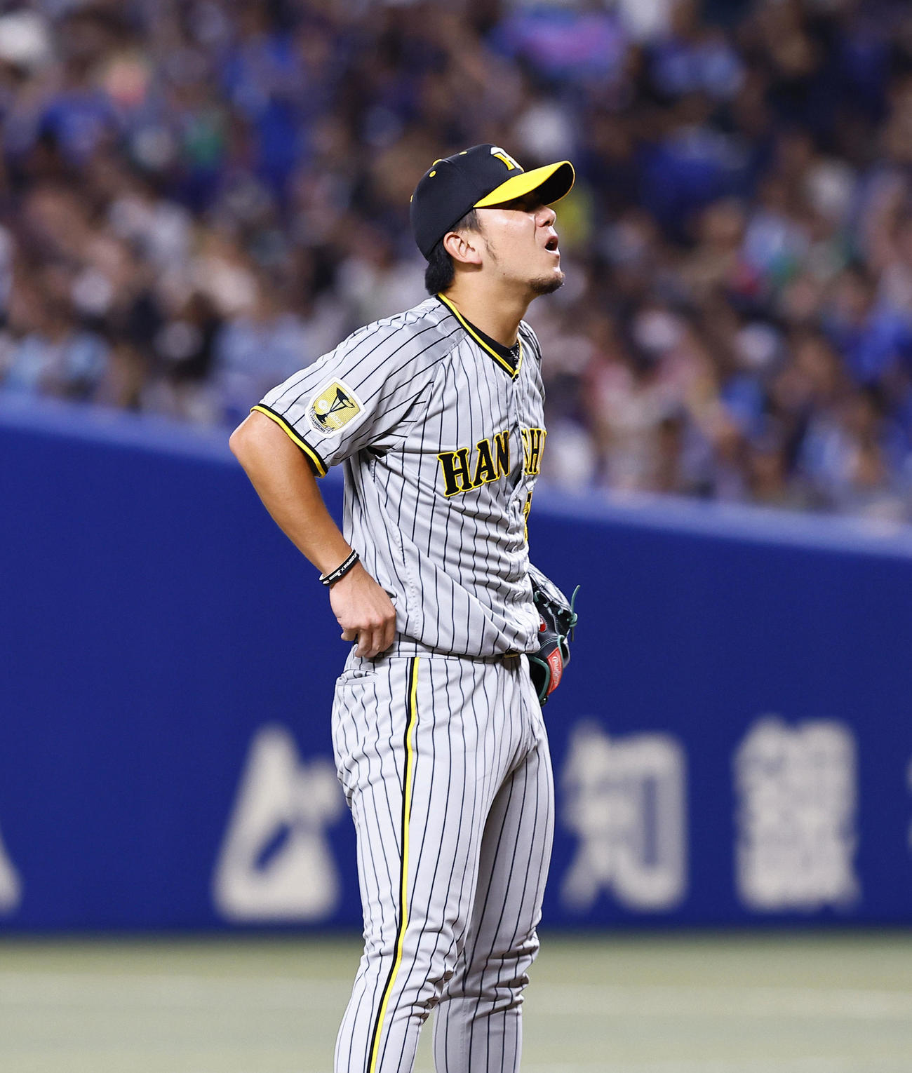 中日対阪神　2回裏中日無死二、三塁、高橋周に3点本塁打を浴びた伊藤将（撮影・藤尾明華）