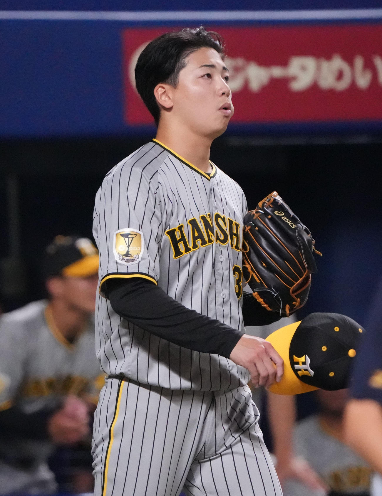 中日対阪神　5回裏中日無死満塁、カリステに中犠飛を浴びた漆原（撮影・森本幸一）