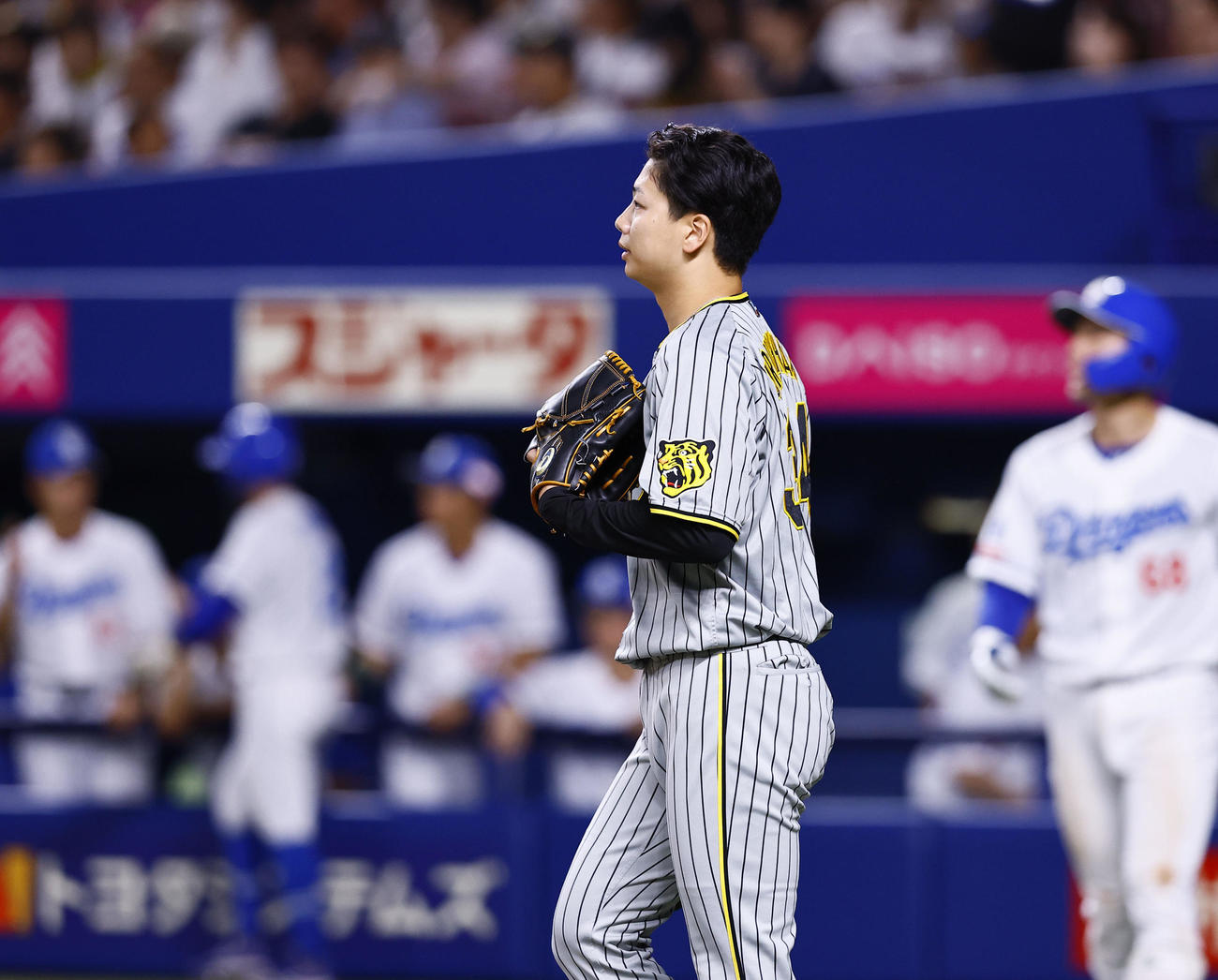 中日対阪神　5回裏中日無死満塁、カリステに中犠飛を許した漆原（撮影・藤尾明華）