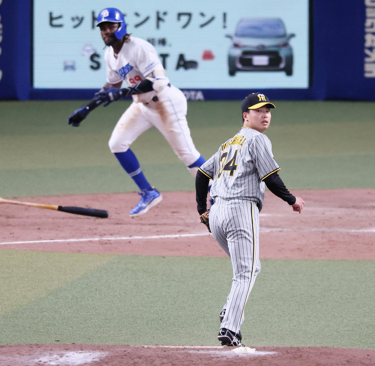 中日対阪神　5回裏中日無死満塁、漆原はカリステに中犠飛を浴びる（撮影・加藤哉）