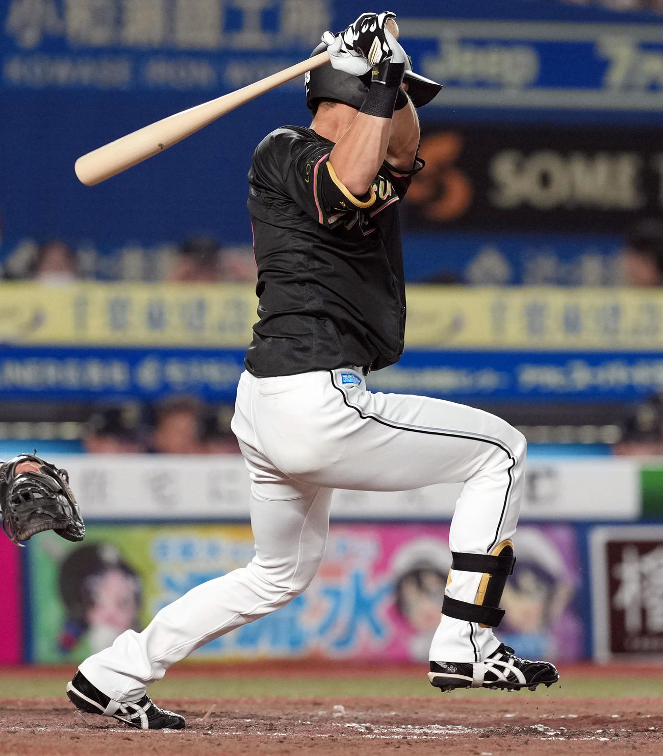 ロッテ対オリックス　4回裏ロッテ2死一、三塁、2点適時三塁打を放つ高部（撮影・たえ見朱実）