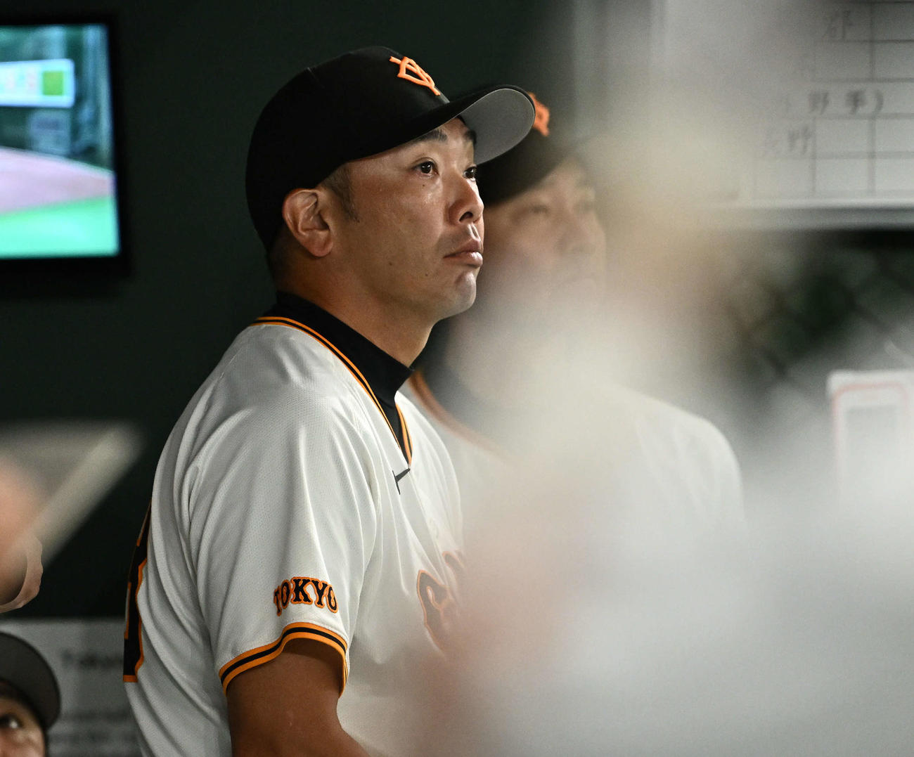 巨人対DeNA　戦況を見守る巨人阿部監督（撮影・滝沢徹郎）