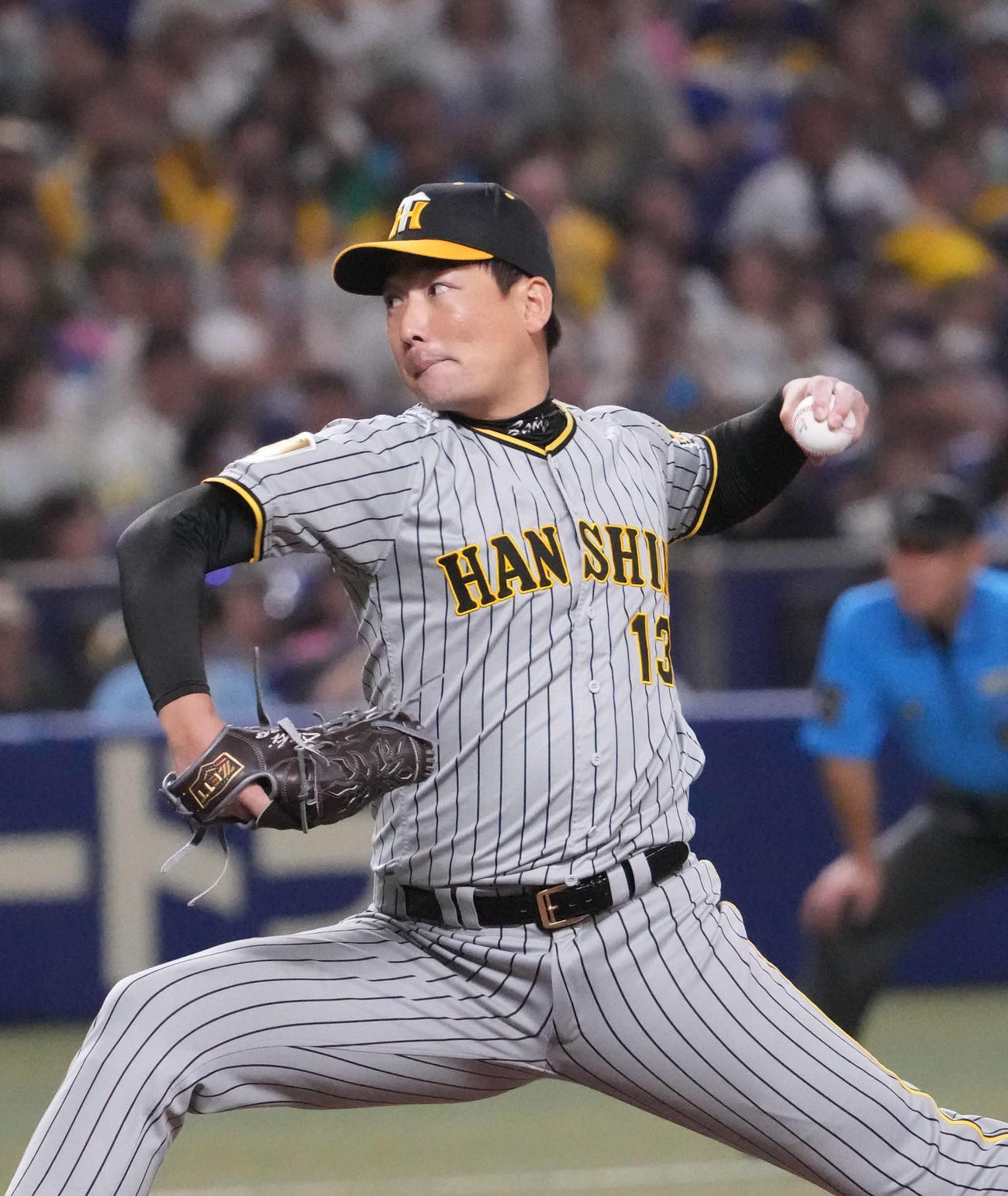 中日対阪神　10回に登板しセーブを挙げた阪神岩崎（撮影・森本幸一）