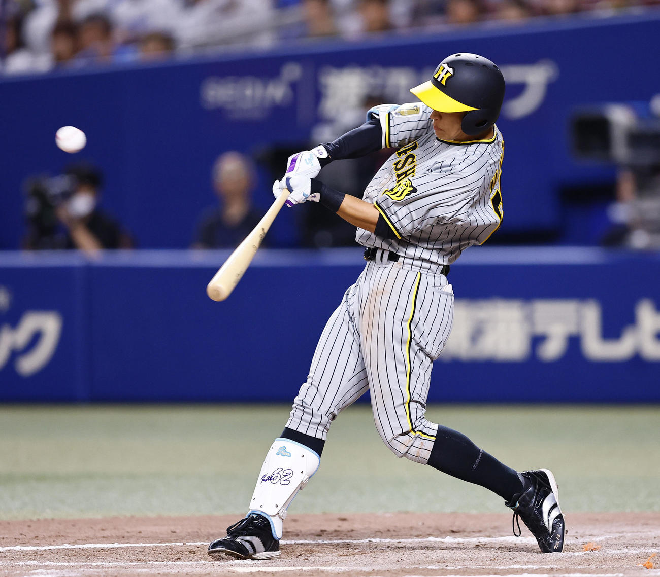 中日対阪神　10回表阪神2死満塁、植田は左越えに走者一掃の三塁打を放つ（撮影・藤尾明華）