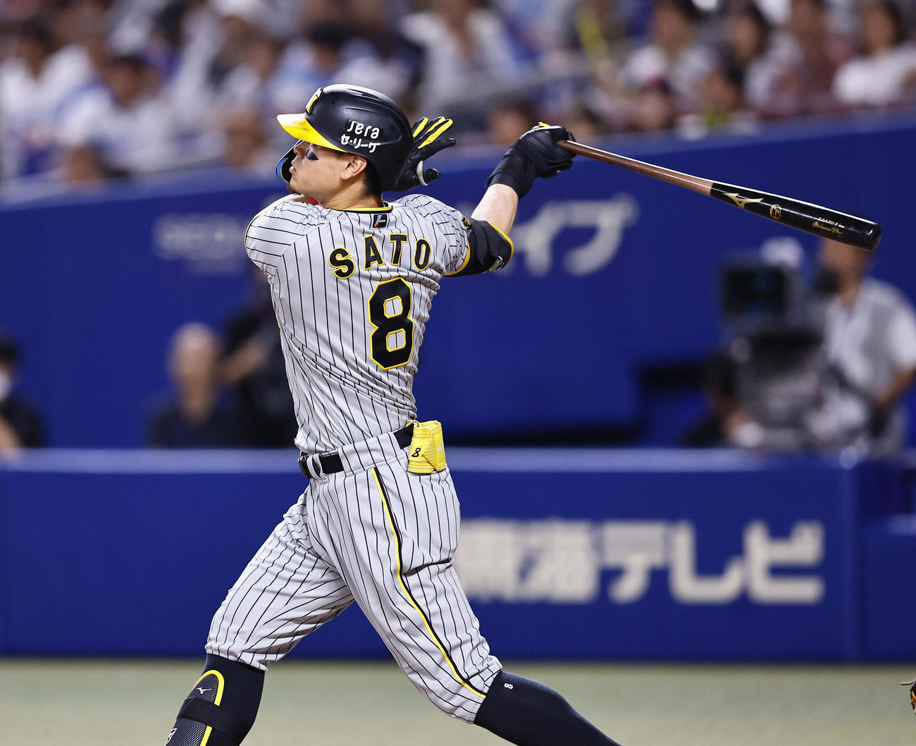 中日対阪神　10回表阪神2死三塁、佐藤輝は右前適時打を放つ（撮影・藤尾明華）