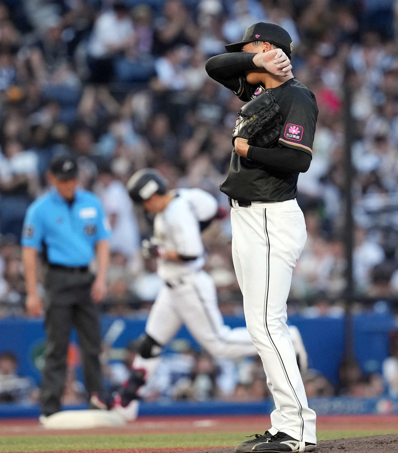 ロッテ対オリックス　4回表オリックス無死一塁、西川に2点本塁打を浴びる田中晴（撮影・たえ見朱実）