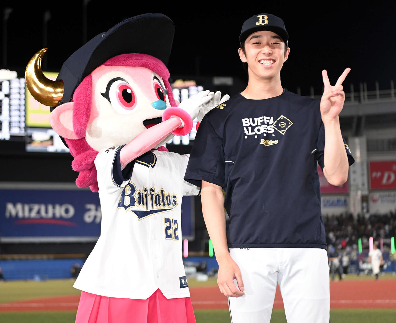ロッテ対オリックス　2勝目を挙げ笑顔を見せるオリックス斎藤（撮影・たえ見朱実）