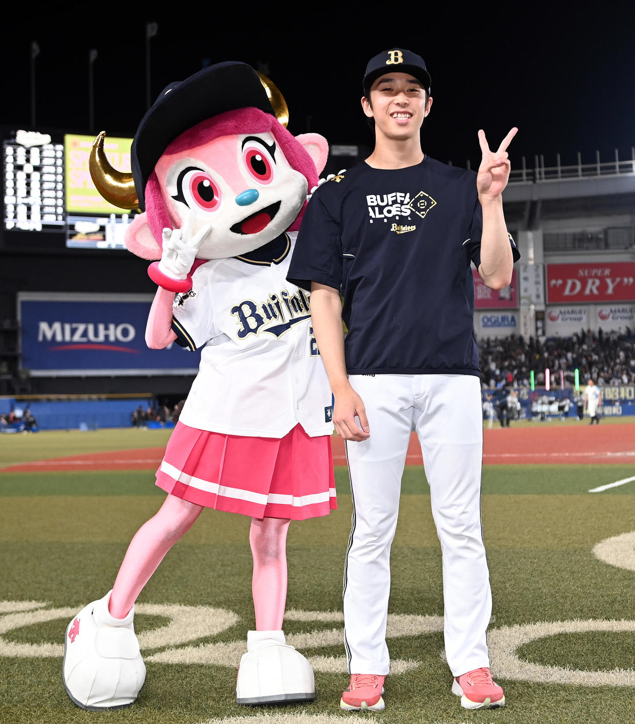 ロッテ対オリックス　今季2勝目を挙げ笑顔を見せるオリックス斎藤（撮影・たえ見朱実）