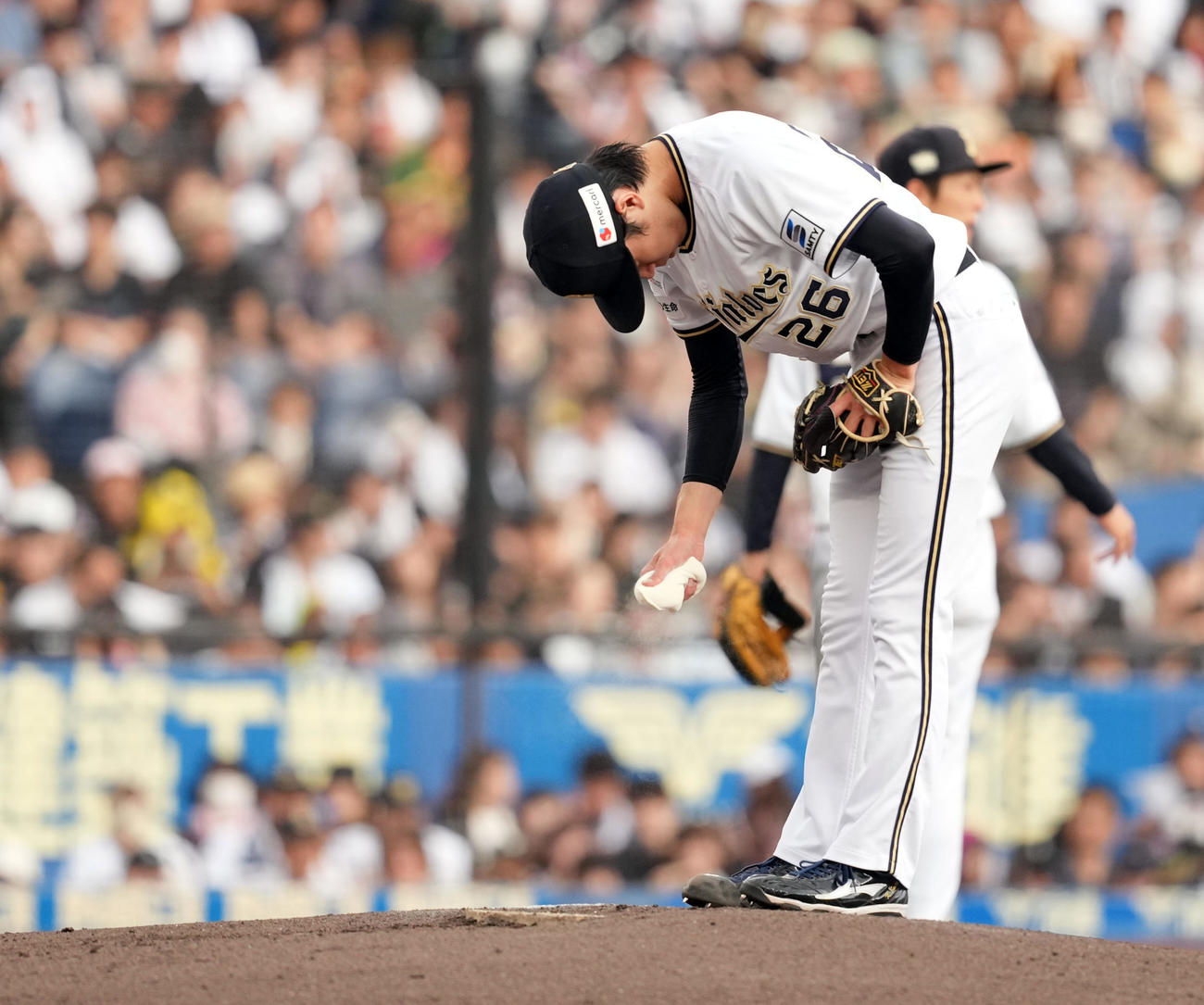 ロッテ対オリックス　初回にロッテに先制を許したオリックスの先発斎藤（撮影・たえ見朱実）