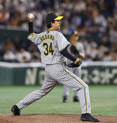 巨人対阪神OB戦 3回、登板した阪神OBの星野伸之氏(撮影・藤尾明華)