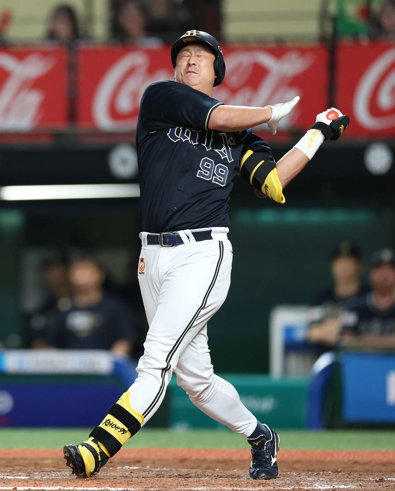 西武対オリックス　7回表オリックス2死二塁、空振り三振に倒れる代打杉本（撮影・河田真司）