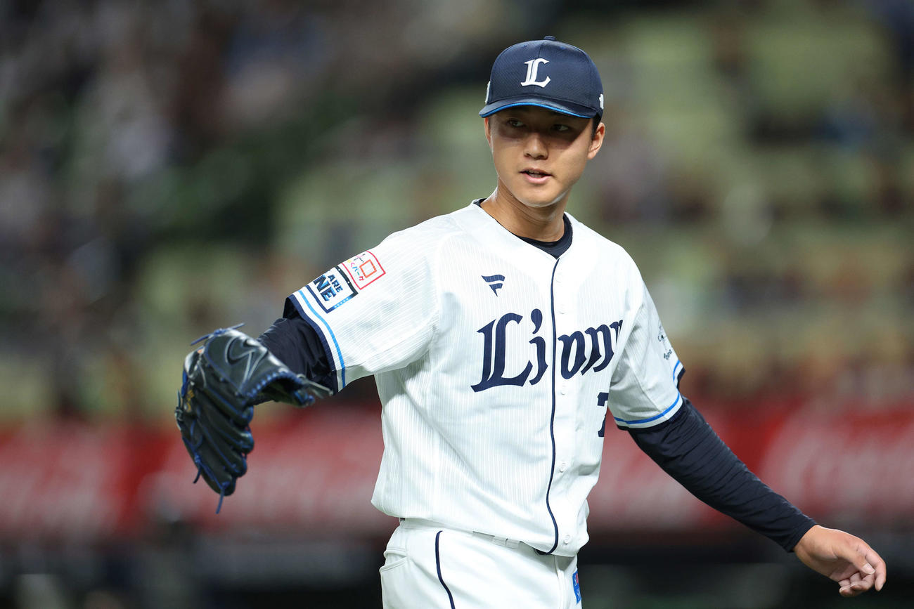 西武対オリックス　2回表を抑える菅井（撮影・河田真司）