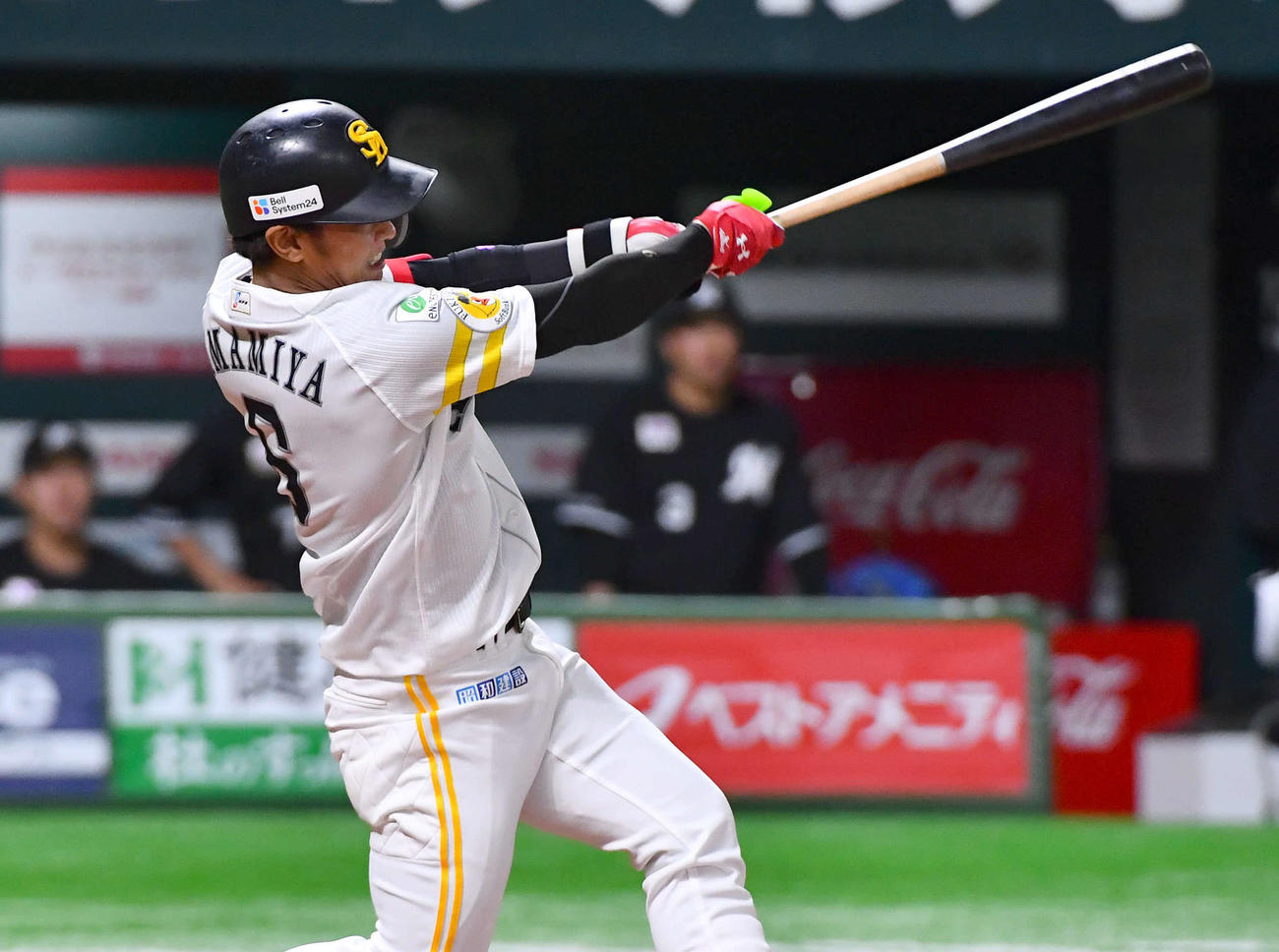 ソフトバンク対ロッテ　3回裏ソフトバンク2死一、二塁、今宮は先制の左前適時打を放つ（撮影・岩下翔太）