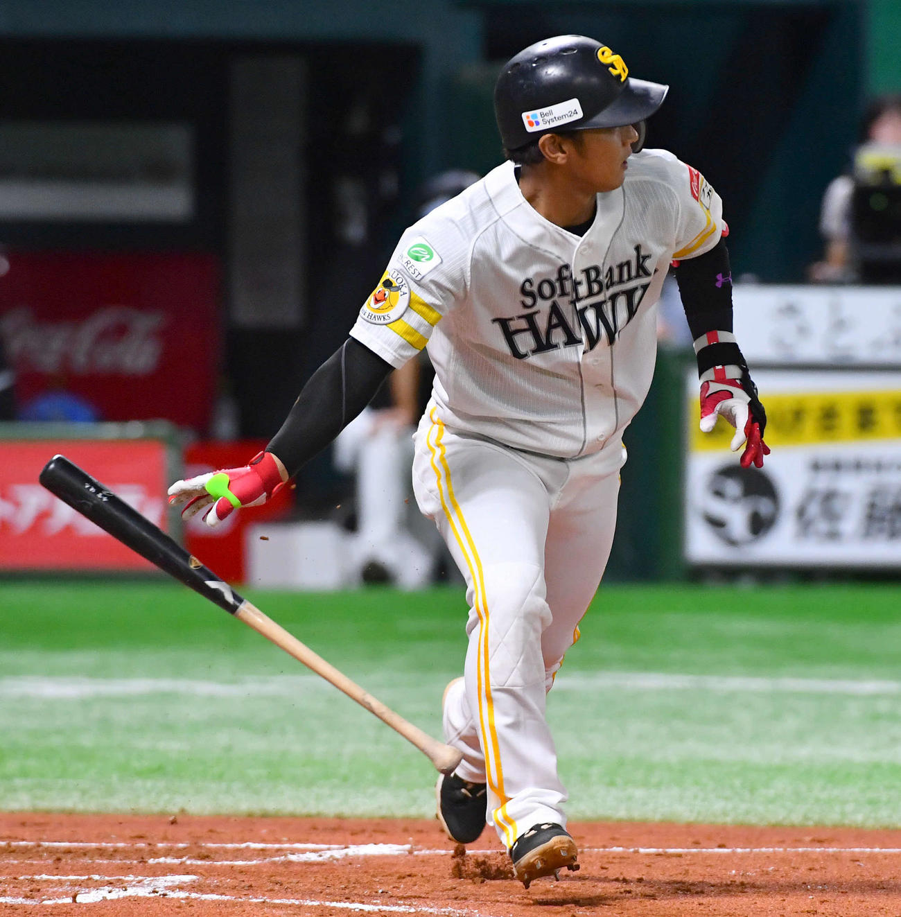ソフトバンク対ロッテ　3回裏ソフトバンク2死一、二塁、今宮は先制の左前適時打を放つ（撮影・岩下翔太）