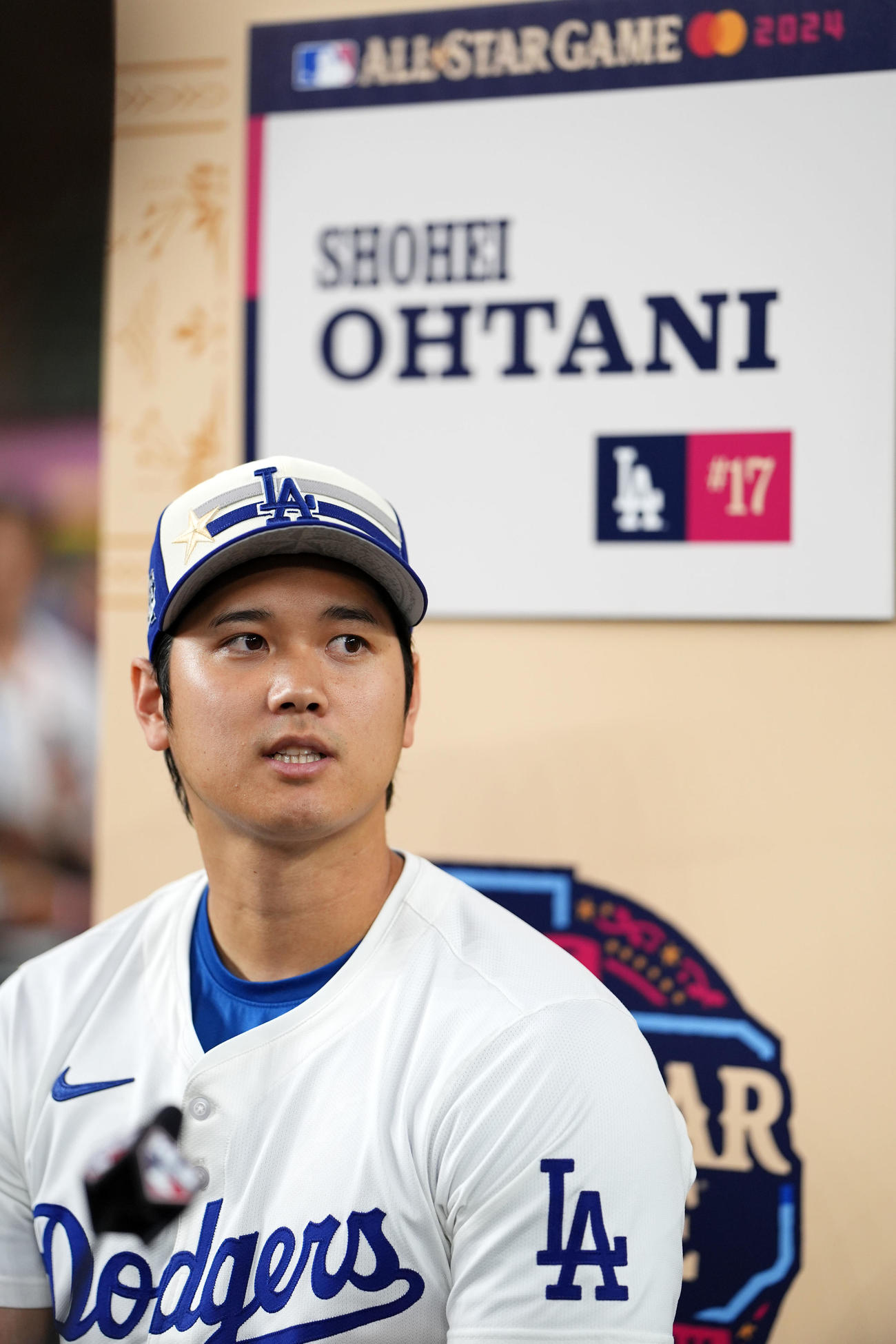 前日会見で取材に応じる大谷（撮影・横山健太）