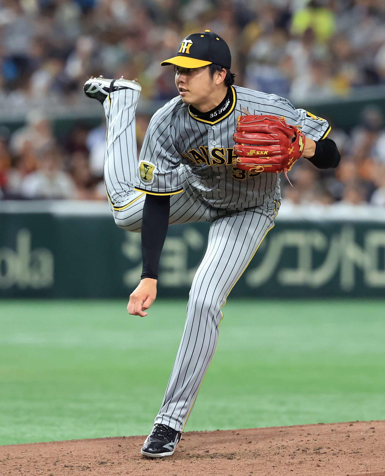 巨人対阪神　力投する阪神先発の才木（撮影・浅見桂子）