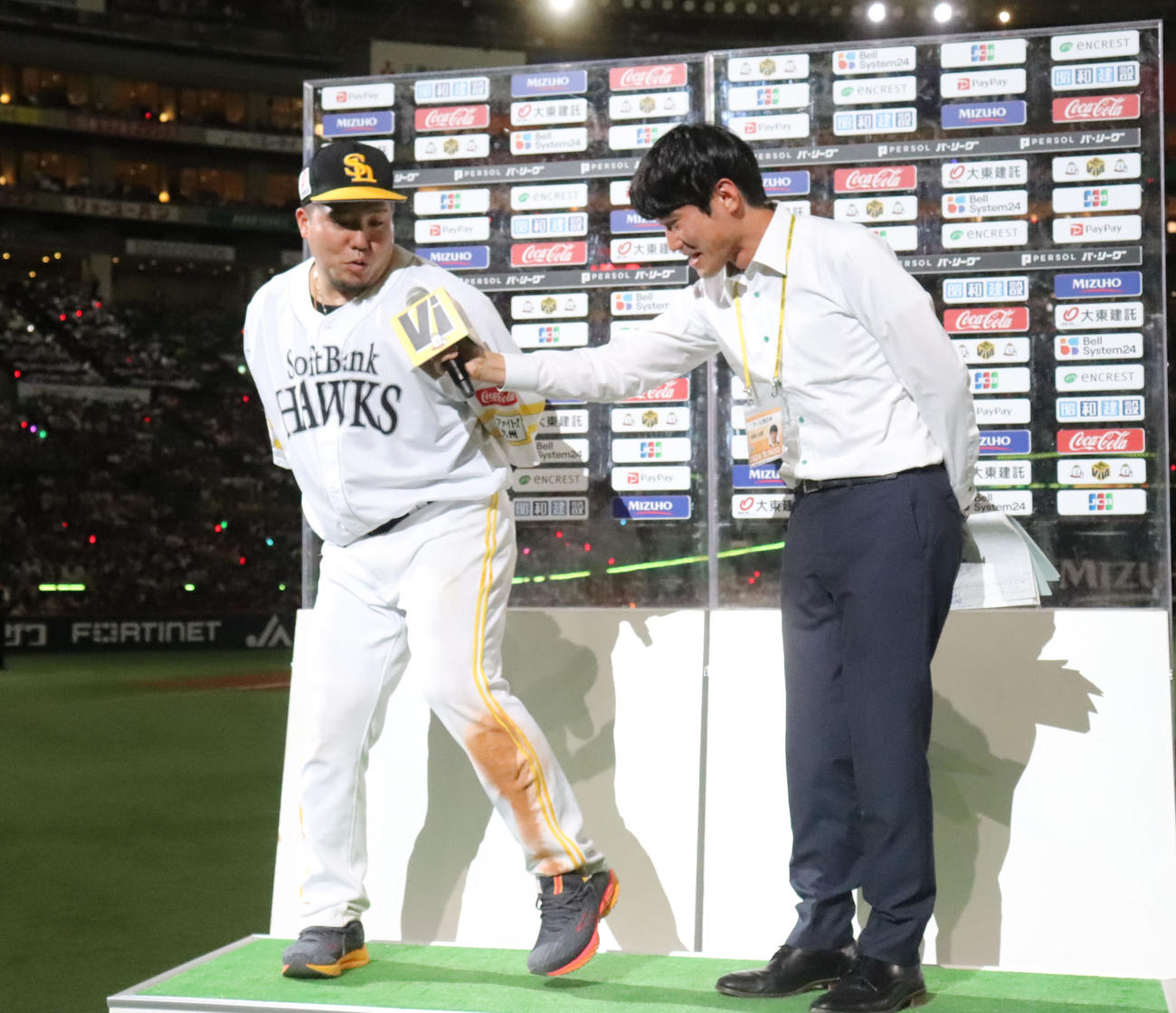 ソフトバンク対ロッテ　猛打賞2打点の活躍でヒーローに輝いた山川（撮影・鬼束羽瑠菜）