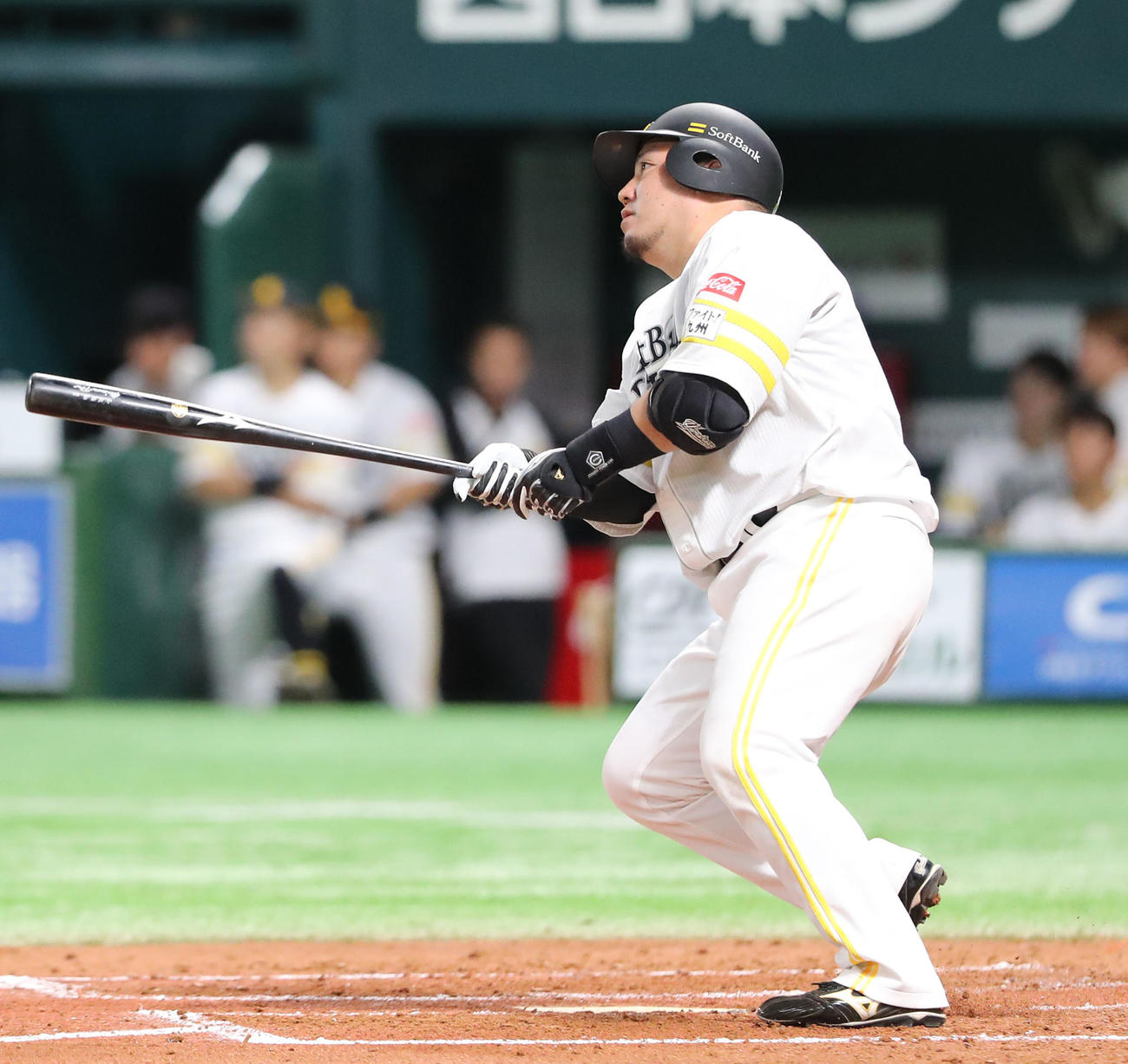 ソフトバンク対ロッテ　3回裏ソフトバンク2死、山川穂高は中越え二塁打を放つ（撮影・鬼束羽瑠菜）