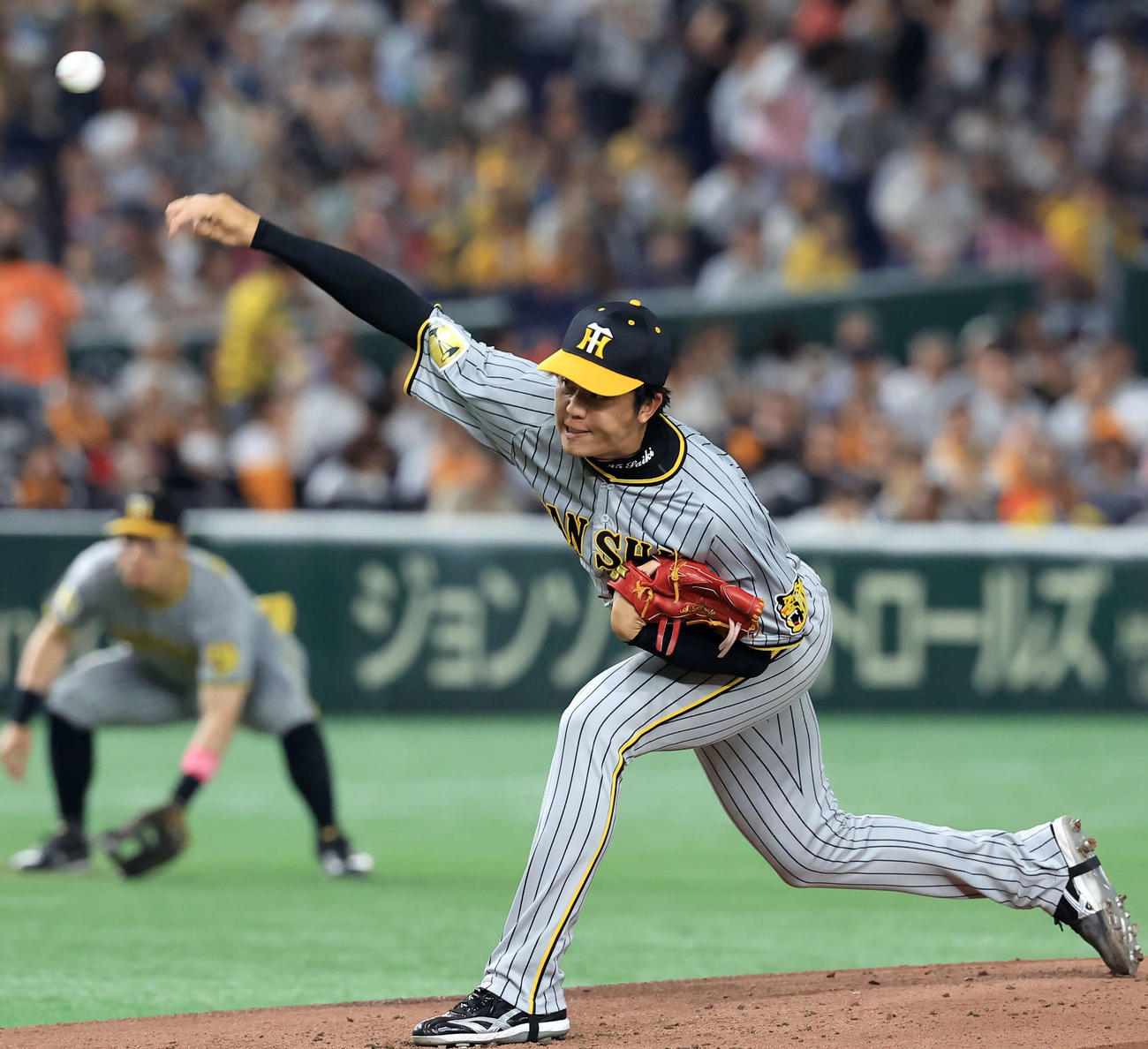 巨人対阪神　力投する阪神先発の才木（撮影・浅見桂子）