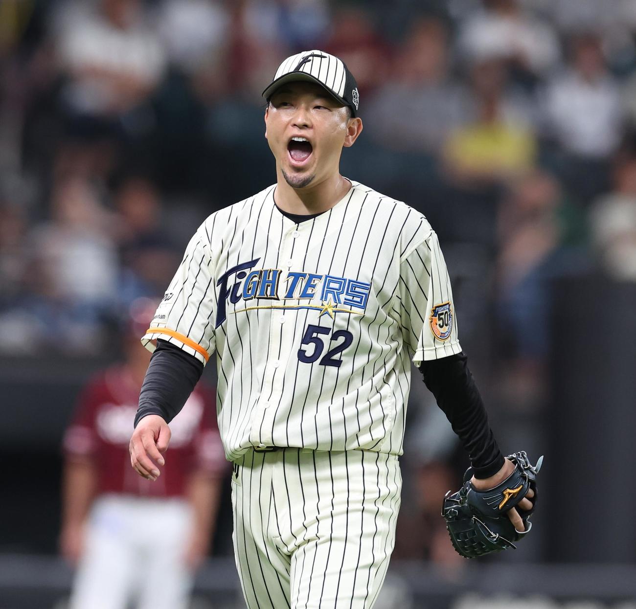 日本ハム対楽天　10回表、打者を3人で抑え叫ぶ池田（撮影・黒川智章）