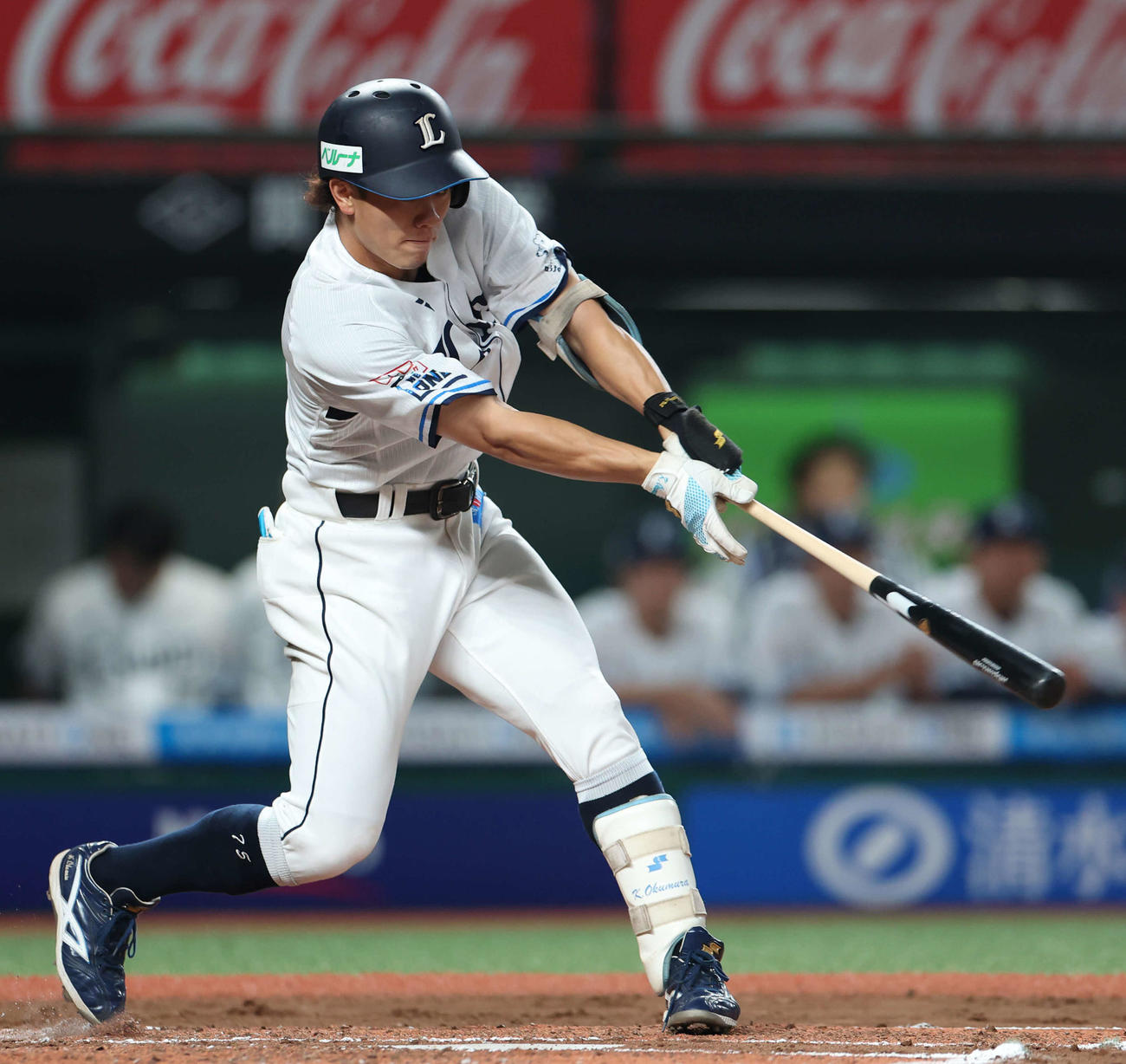 西武対オリックス　6回裏西武1死二、三塁、先制適時打を放つ奥村（撮影・河田真司）