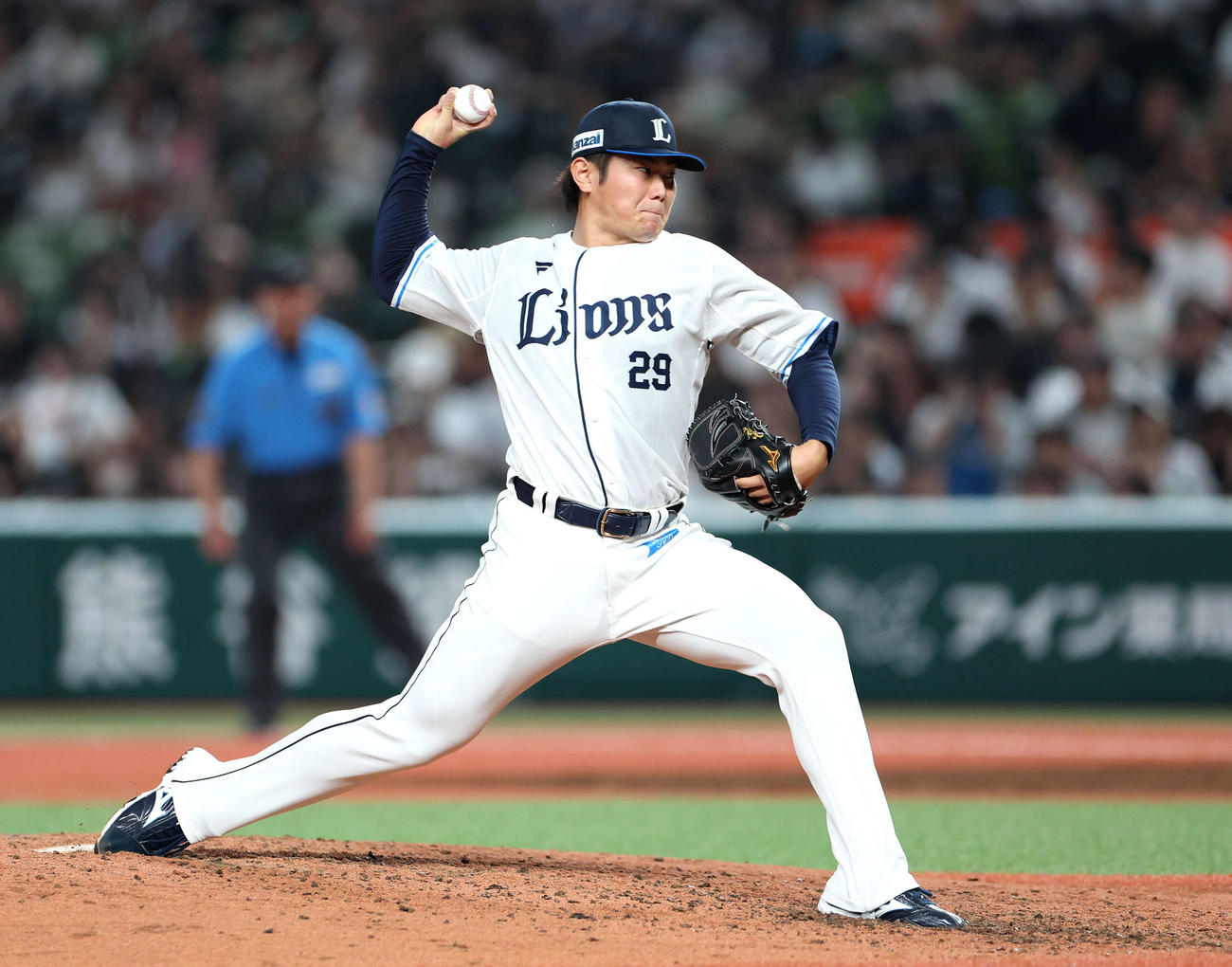 西武対オリックス　9回表、力投する西武青山（撮影・河田真司）
