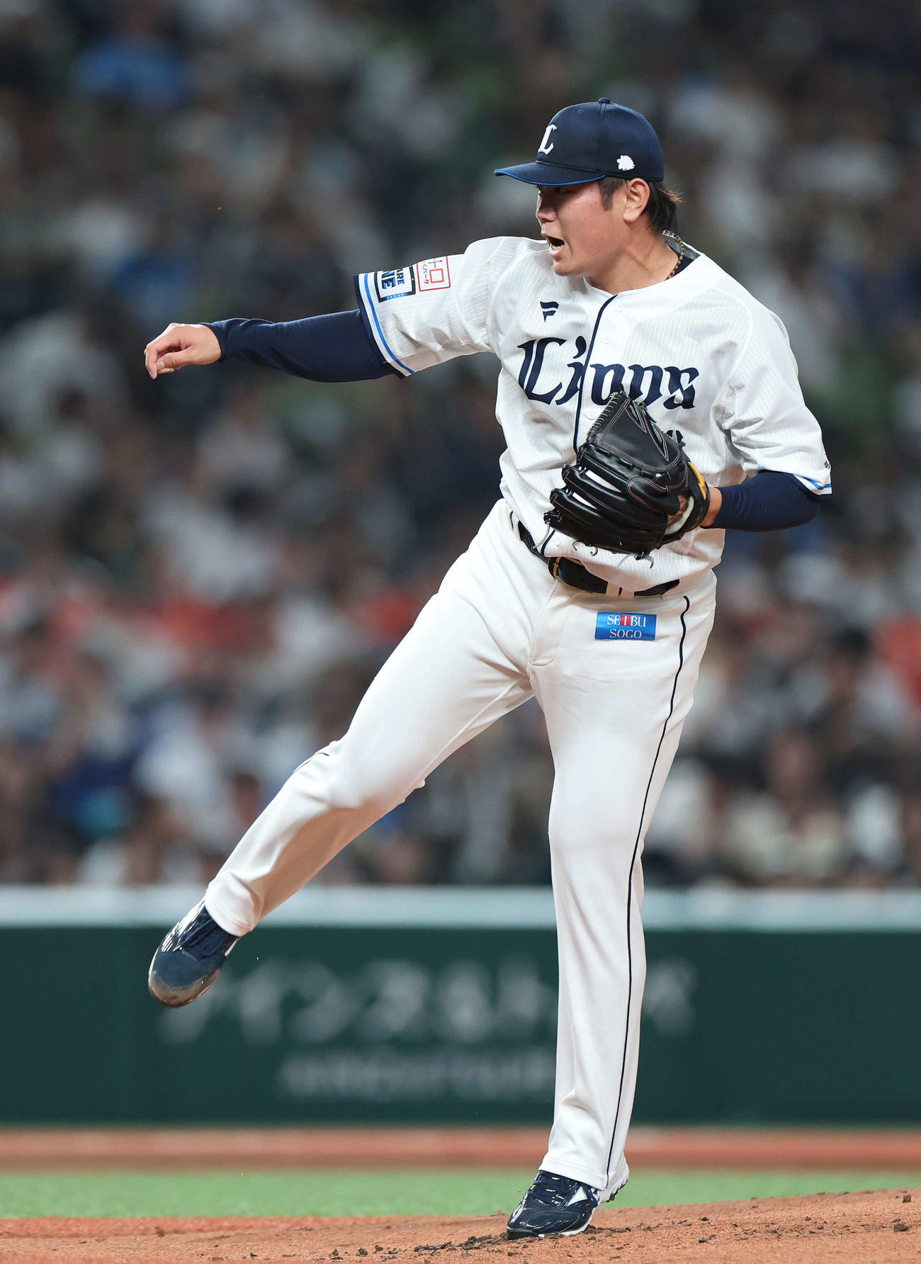 西武対オリックス　2回表オリックス2死、トーマスを空振り三振に抑える青山（撮影・河田真司）
