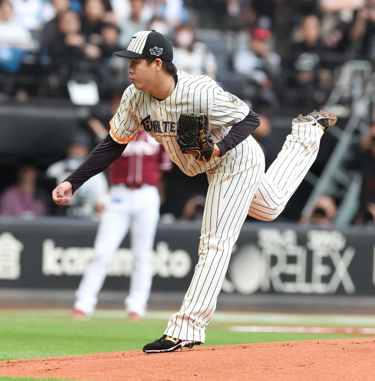 日本ハム対楽天　日本ハム先発の金村（撮影・黒川智章）