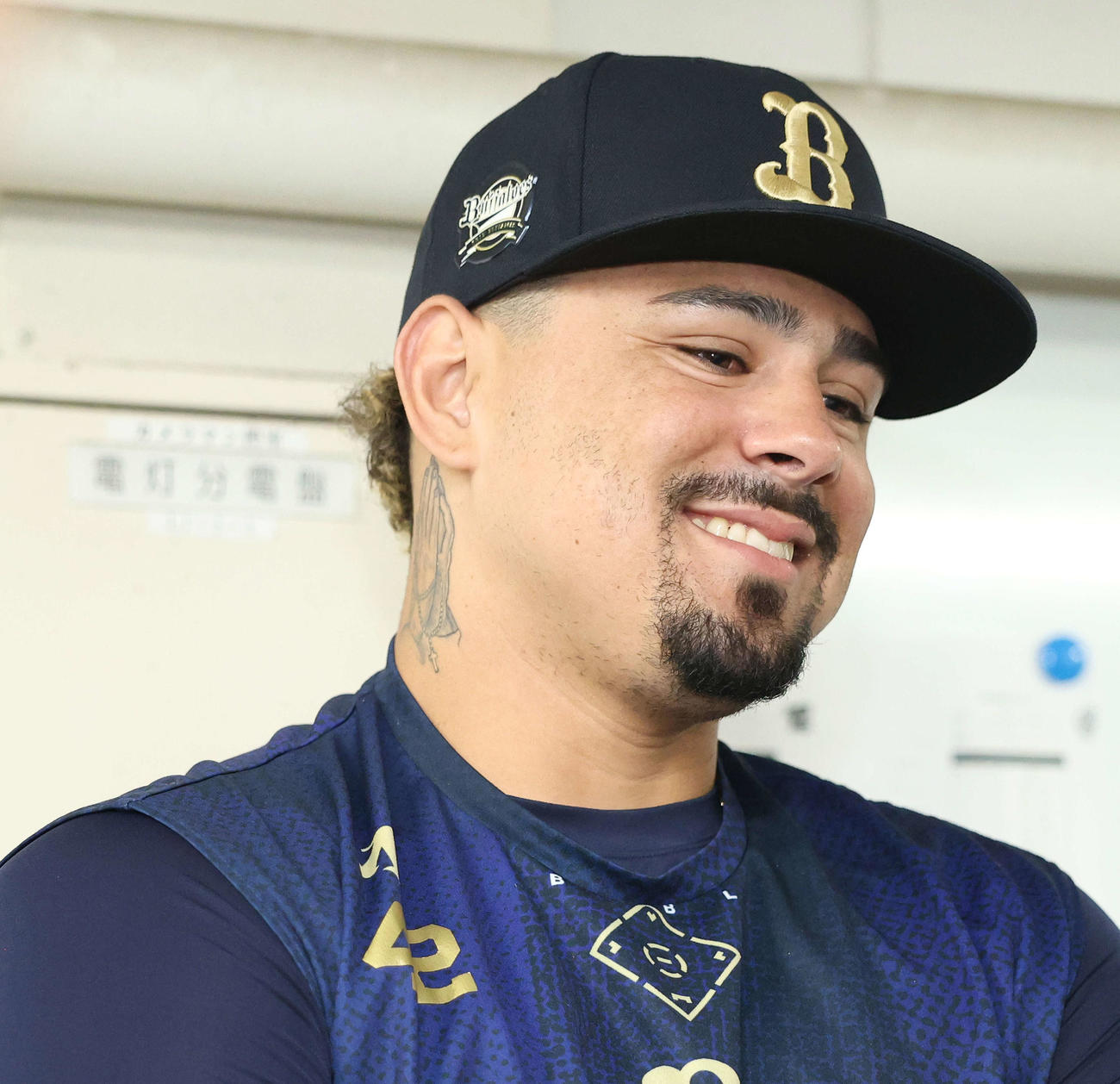 球宴の質問について答えるオリックスマチャド（2024年7月17日撮影）