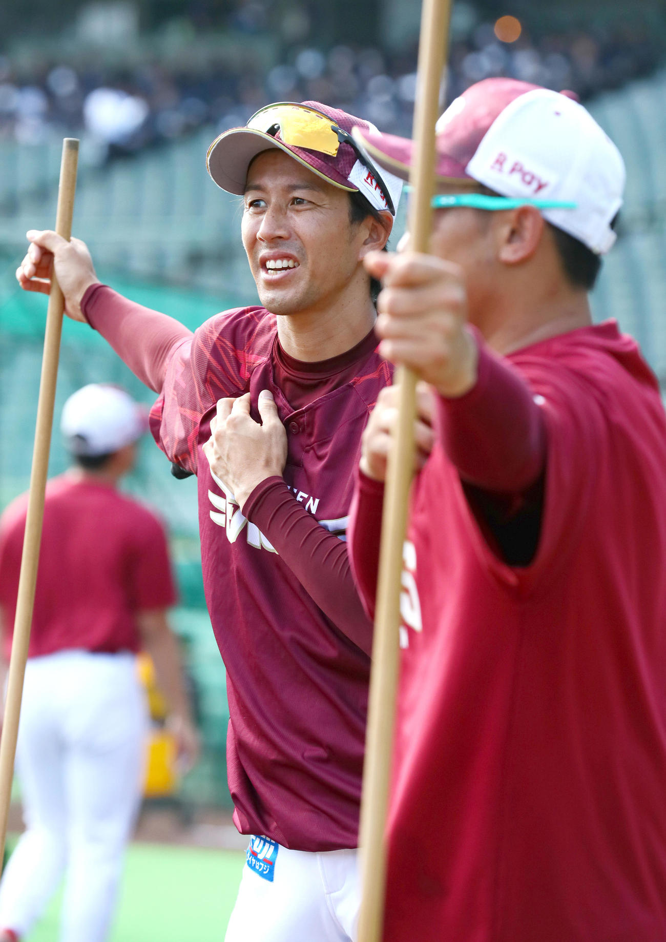 オリックス対楽天　リラックスした表情を見せる楽天岸（撮影・上山淳一）