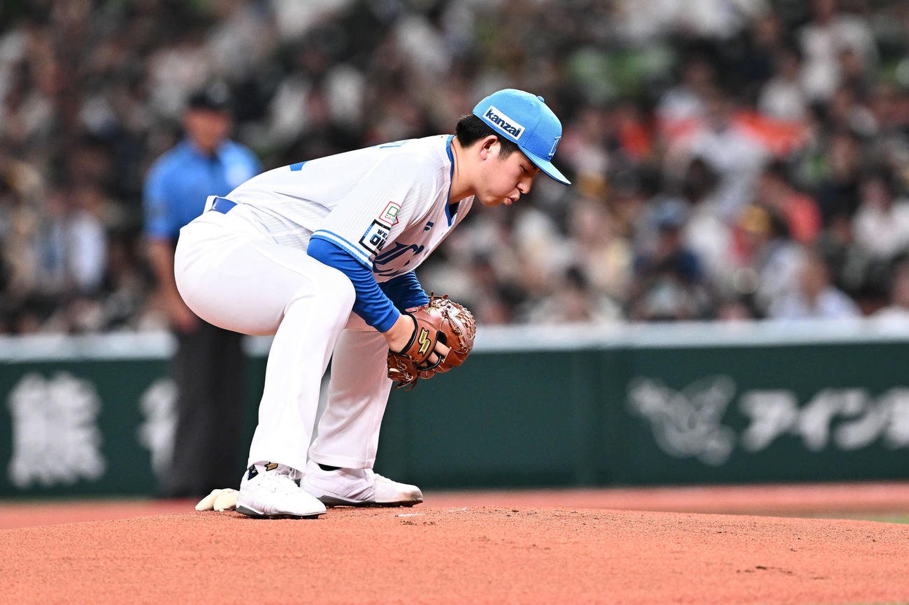 西武対ソフトバンク　試合に臨む西武先発の武内（撮影・滝沢徹郎）
