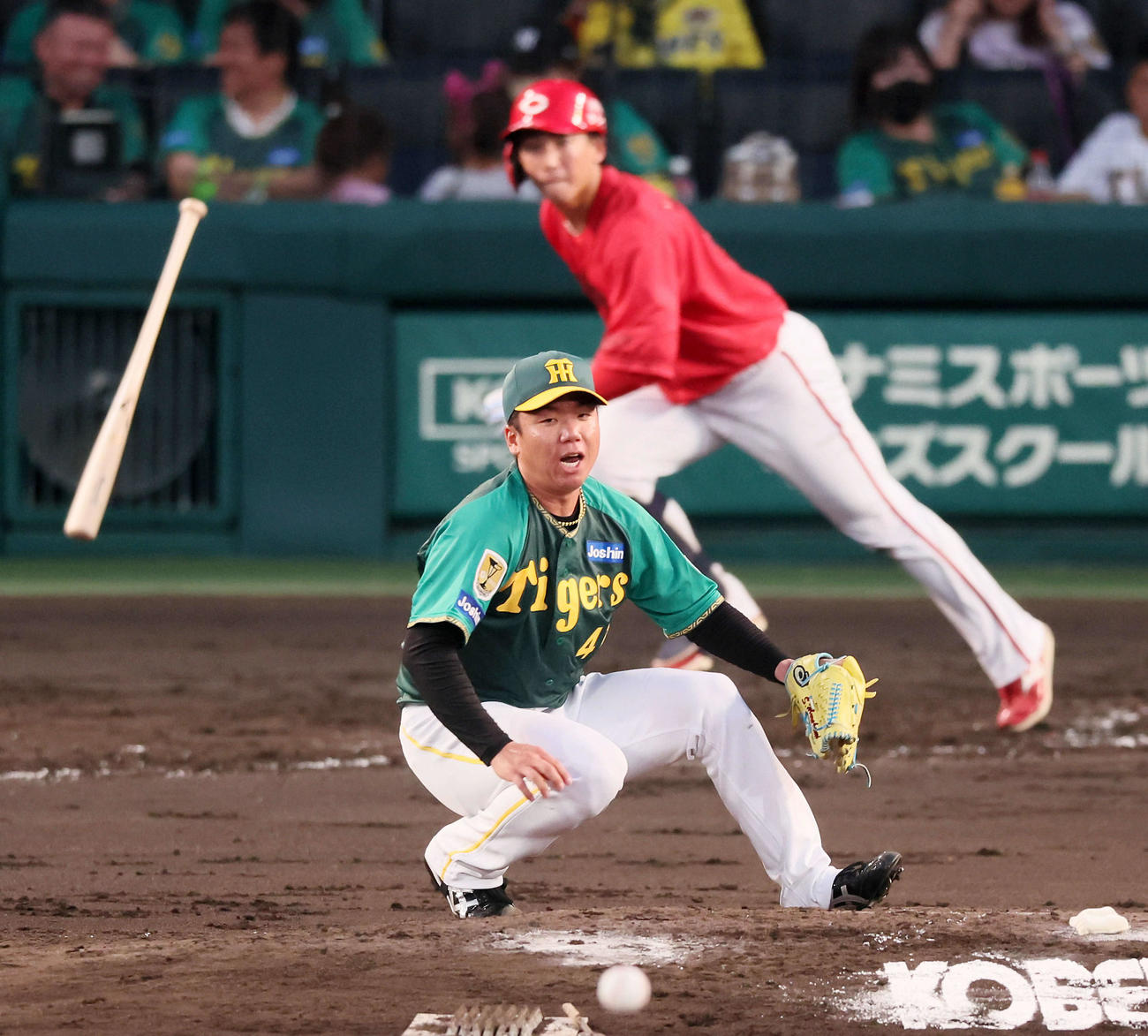 阪神対広島　5回表広島無死、中村貴は中前打を放つ（撮影・加藤哉）