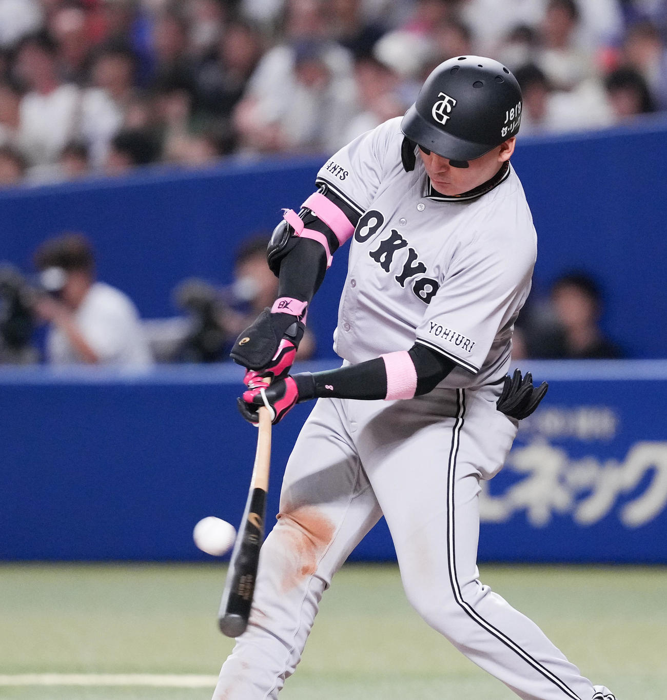 中日対巨人　6回表巨人2死一、三塁、中適時打を放つ丸（撮影・菅敏）