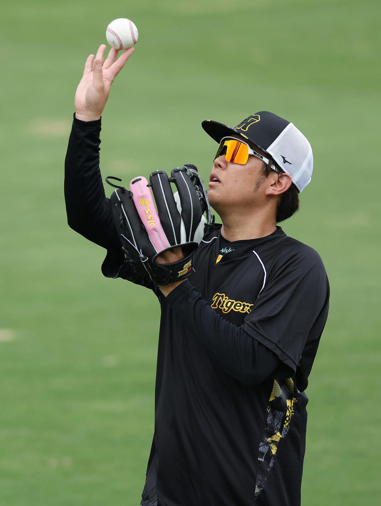 阪神対広島　試合前練習で調整する阪神西勇（撮影・前田充）