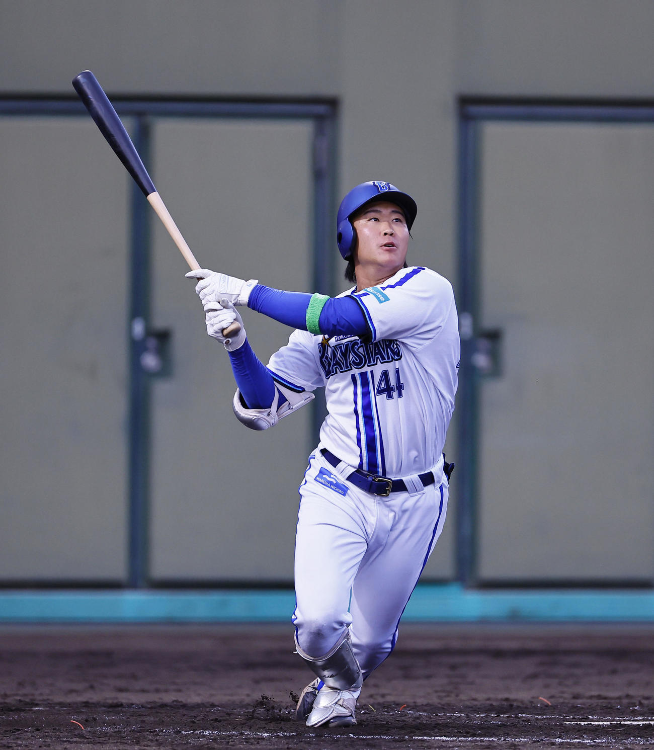全イ対全ウ　3回裏全イ2死、石上は右越えに先制本塁打を放つ（撮影・藤尾明華）