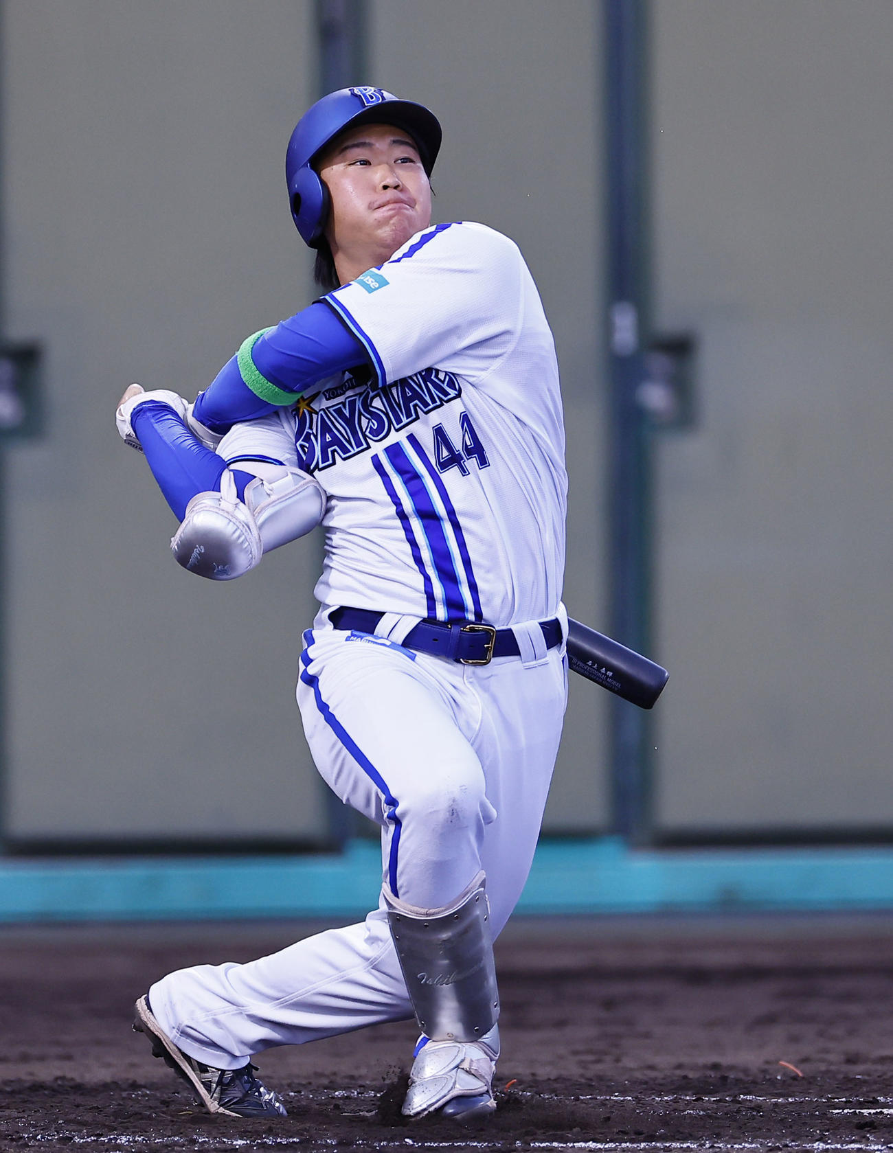 全イ対全ウ　3回裏全イ2死、石上は右越えに先制本塁打を放つ（撮影・藤尾明華）