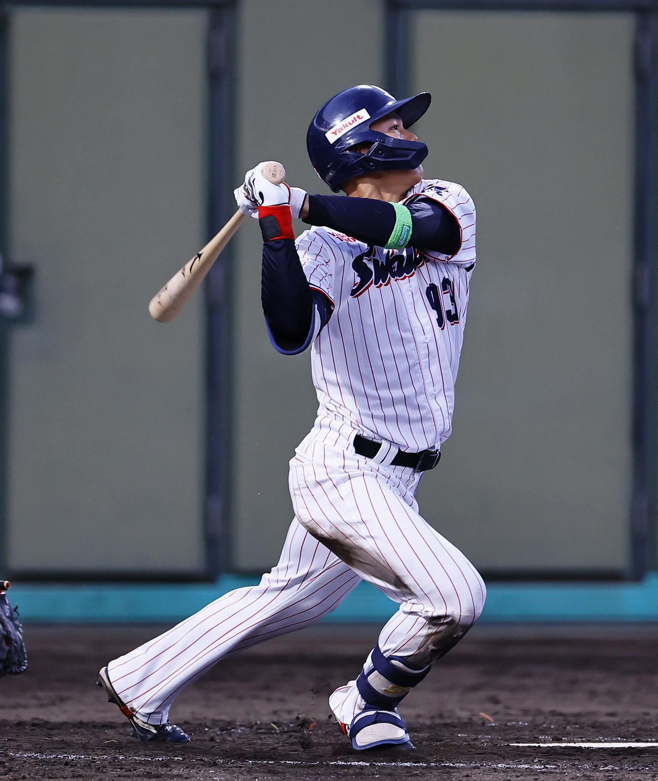 全イ対全ウ　4回裏全イ無死一、三塁、橋本は中犠飛を放つ（撮影・藤尾明華）