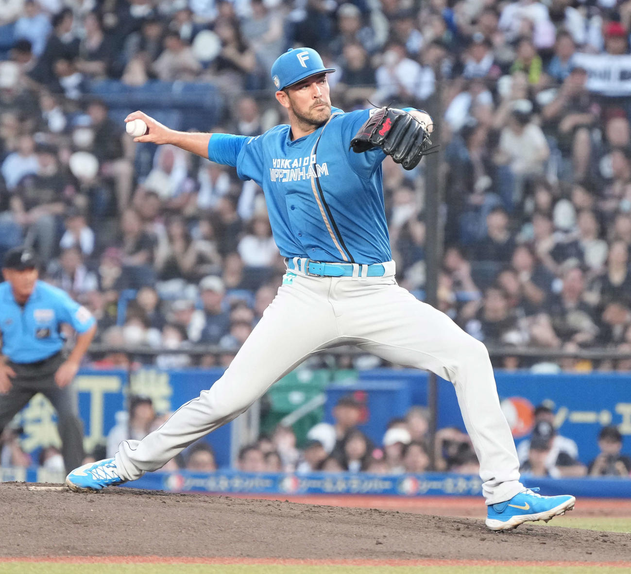 ロッテ対日本ハム　日本ハム先発のバーヘイゲン（撮影・小沢裕）