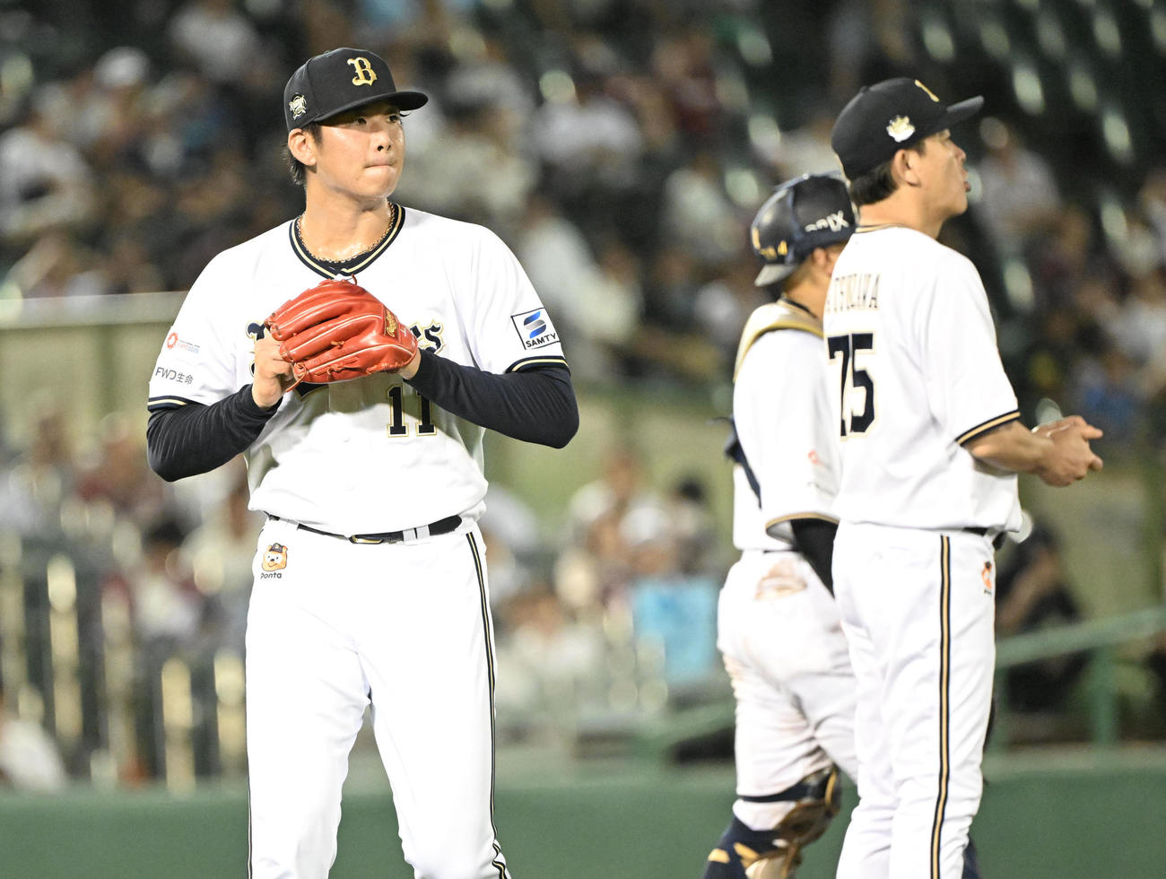 オリックス対楽天　12回表楽天1死一、二塁、勝ち越しを許し降板する山下（撮影・和賀正仁）