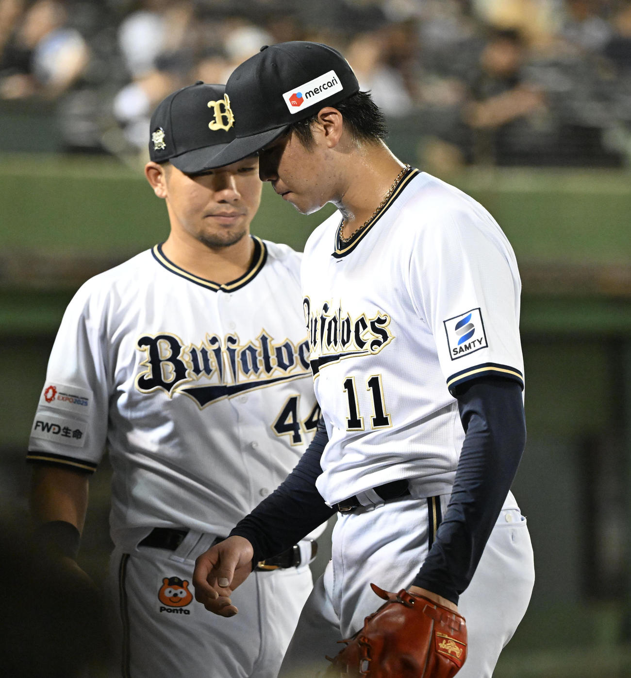 オリックス対楽天　12回表楽天1死一、二塁、勝ち越しを許し降板する山下（撮影・和賀正仁）