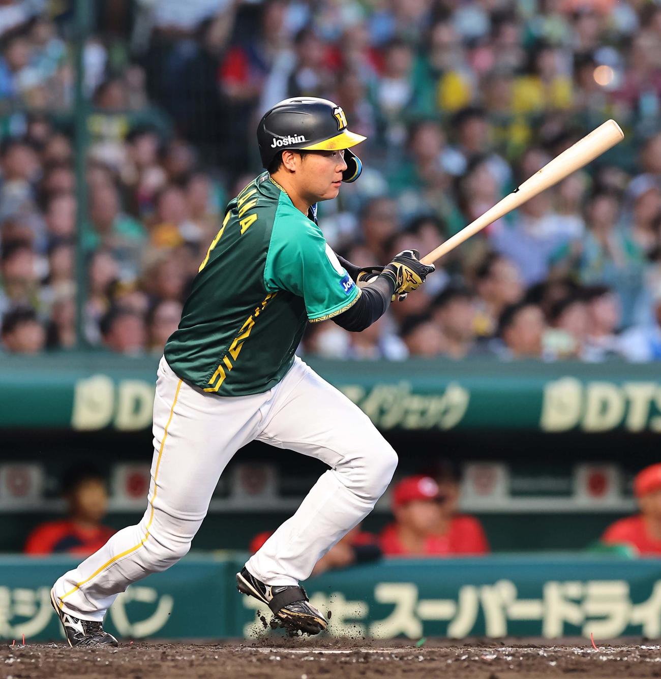 阪神対広島　3回裏阪神2死一、二塁、大山は適時打を放つ（撮影・上田博志）