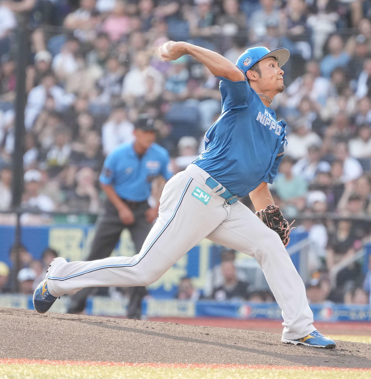 ロッテ対日本ハム　日本ハム先発の伊藤（撮影・小沢裕）