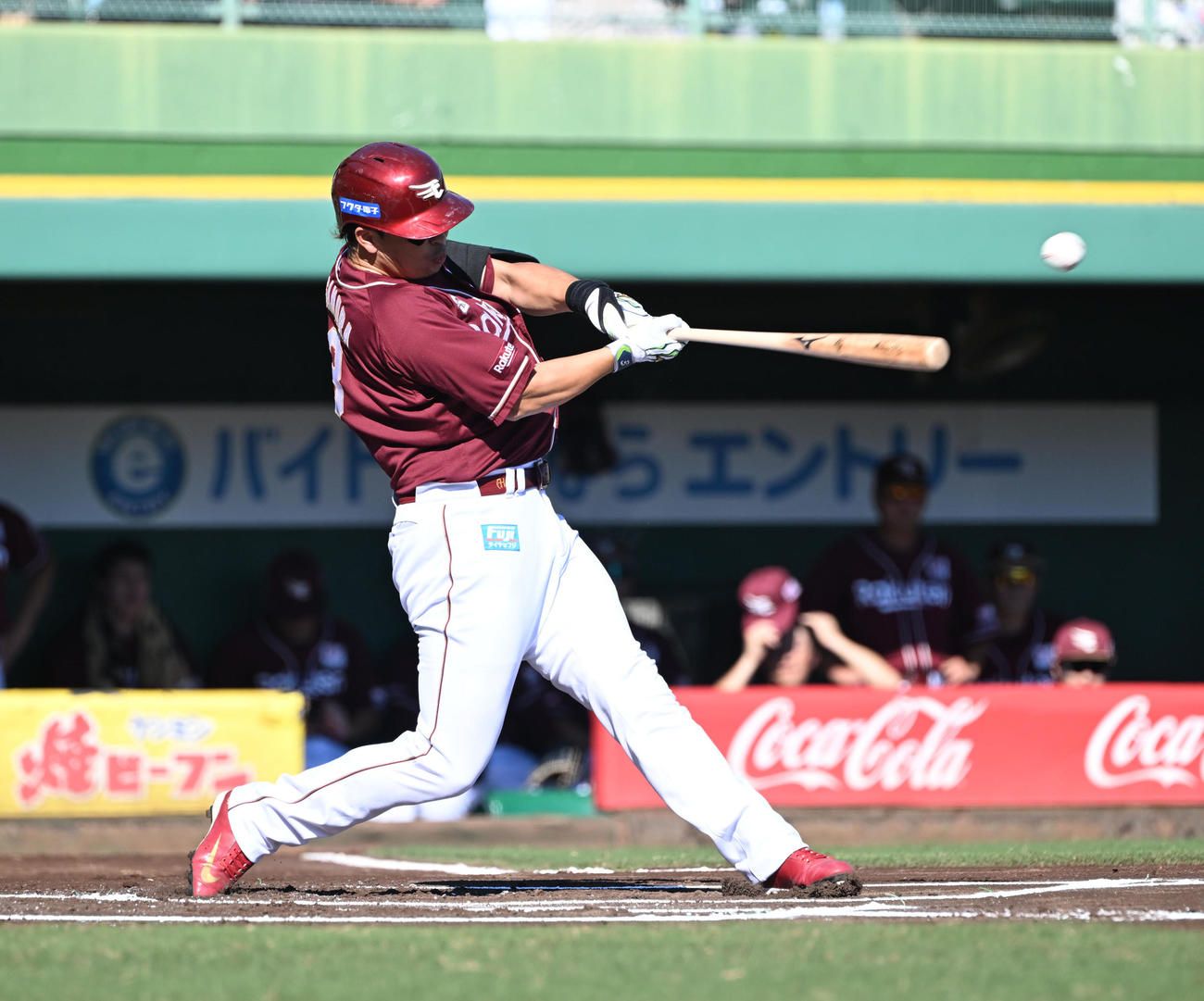 オリックス対楽天　1回表楽天1死一、二塁、左前適時打を放つ浅村（撮影・和賀正仁）