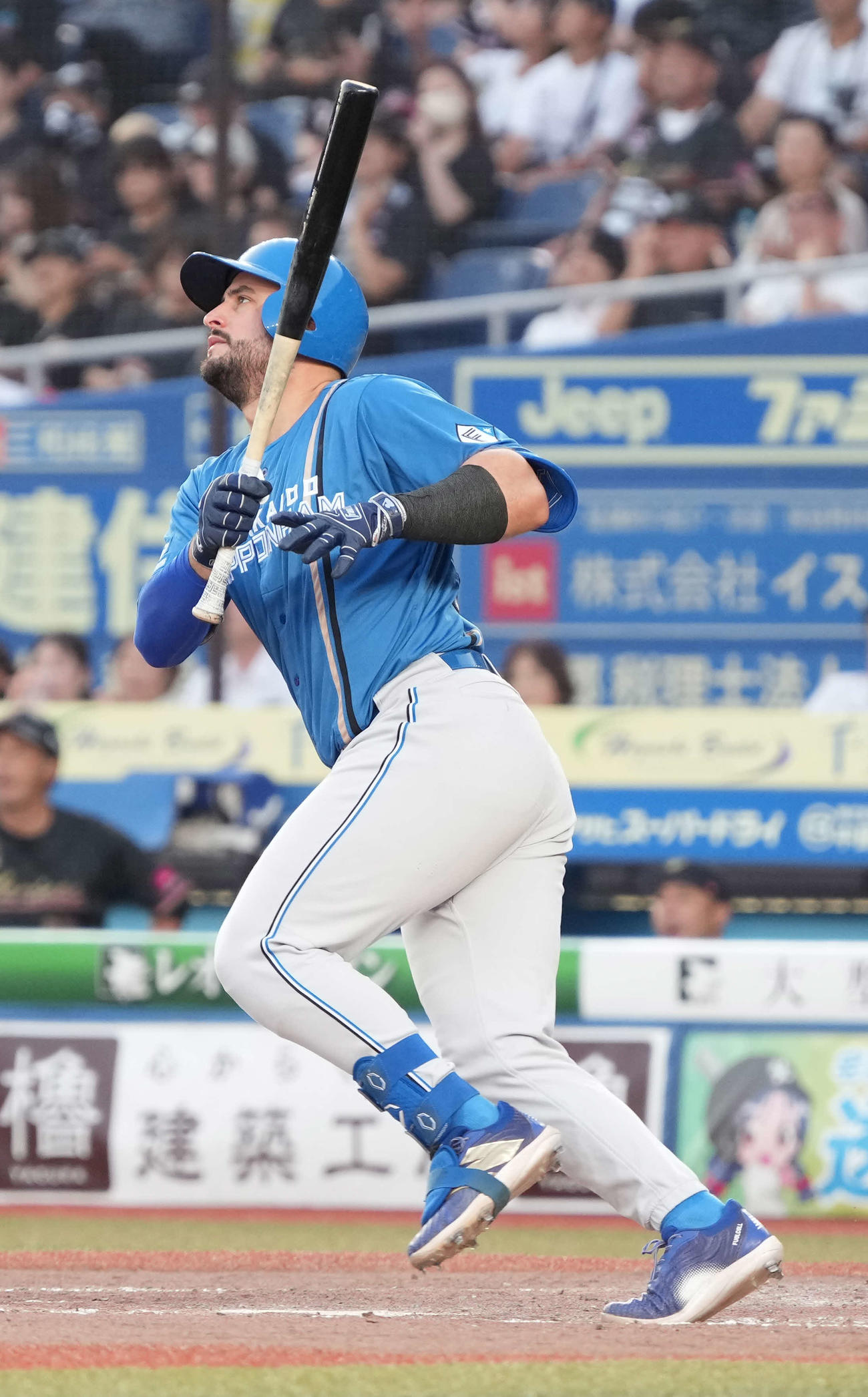 ロッテ対日本ハム　5回表日本ハム1死二塁、マルティネスは中適時打を放つ（撮影・小沢裕）
